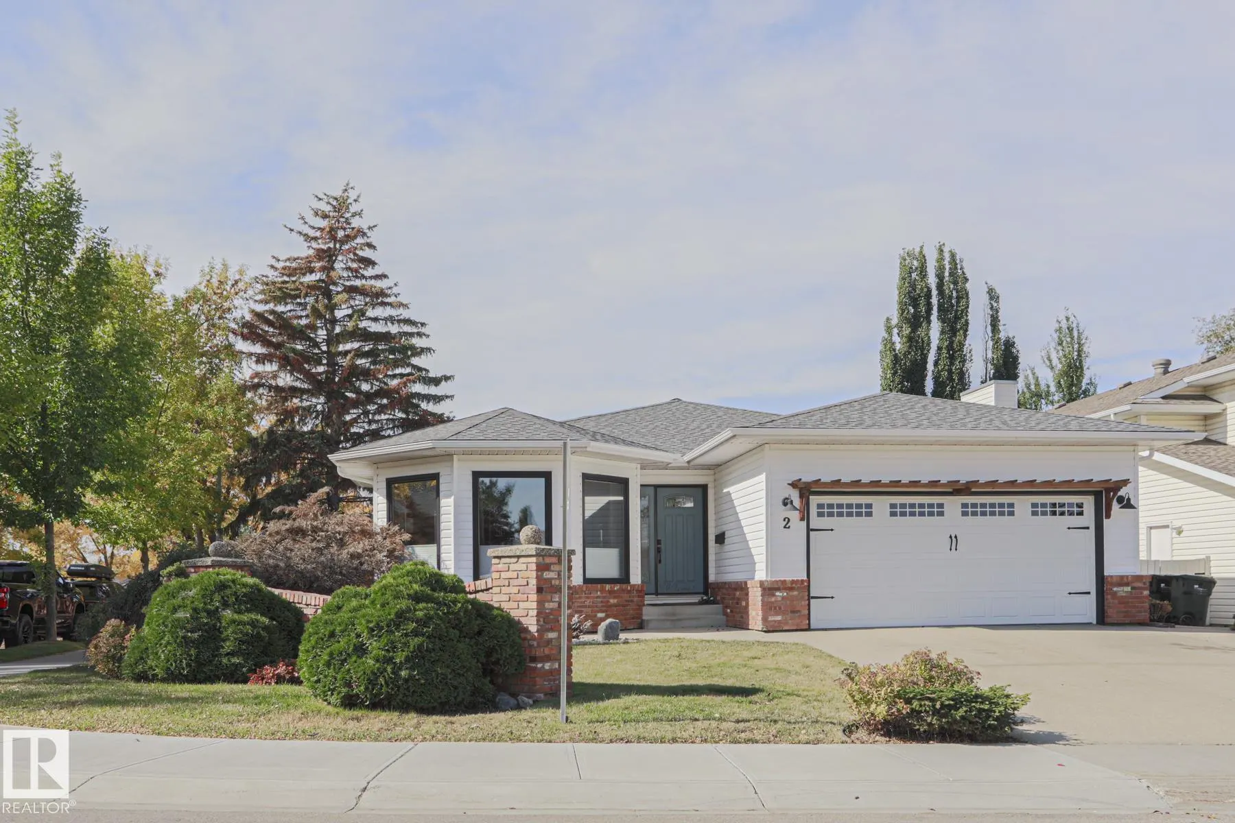 2 Hillview Crescent