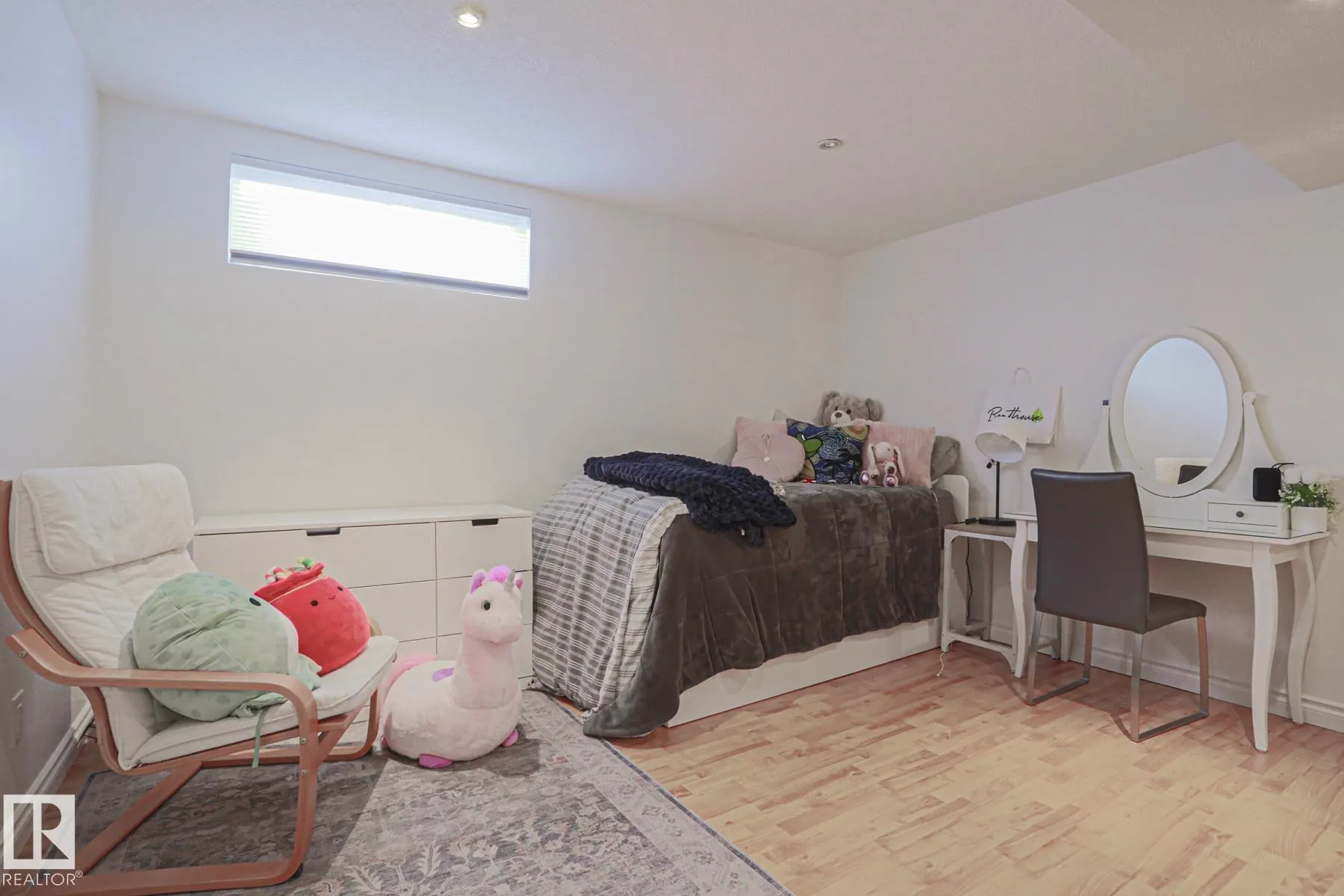 2 Hillview Crescent