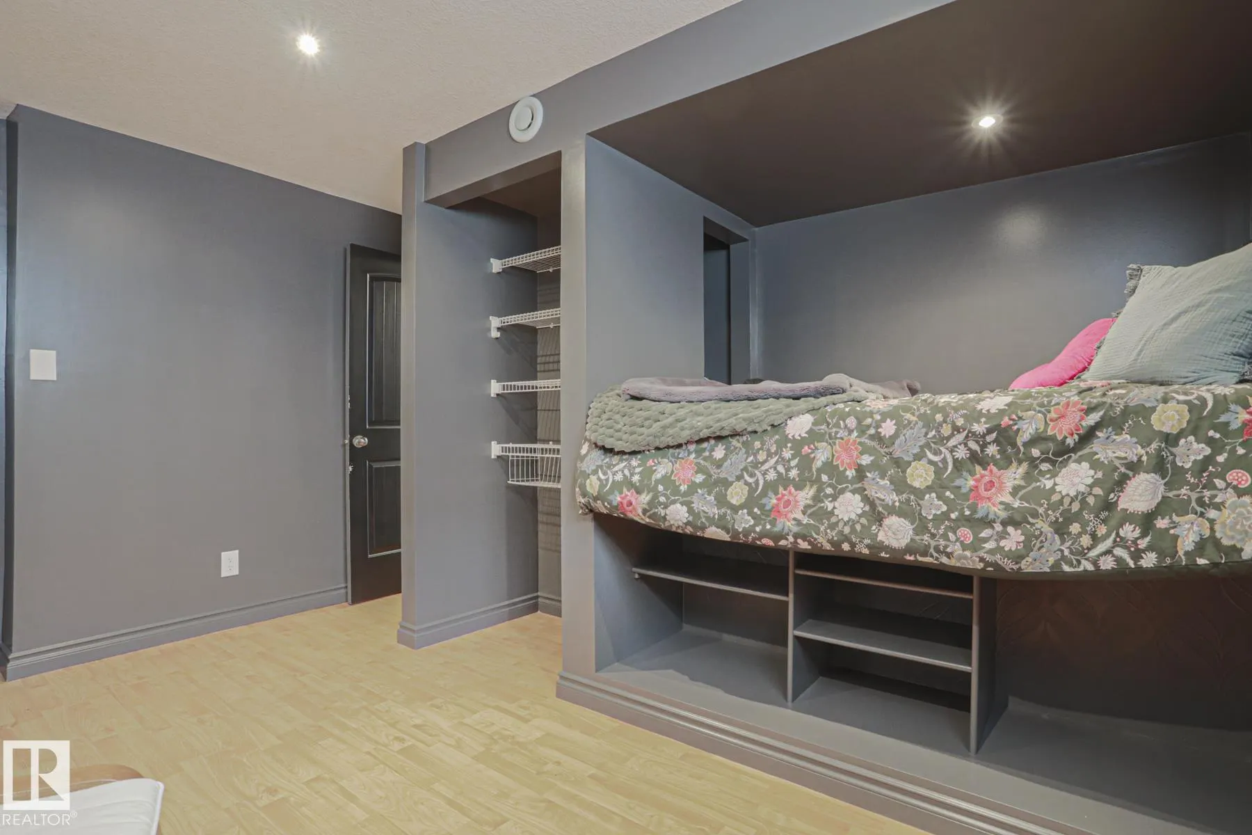2 Hillview Crescent