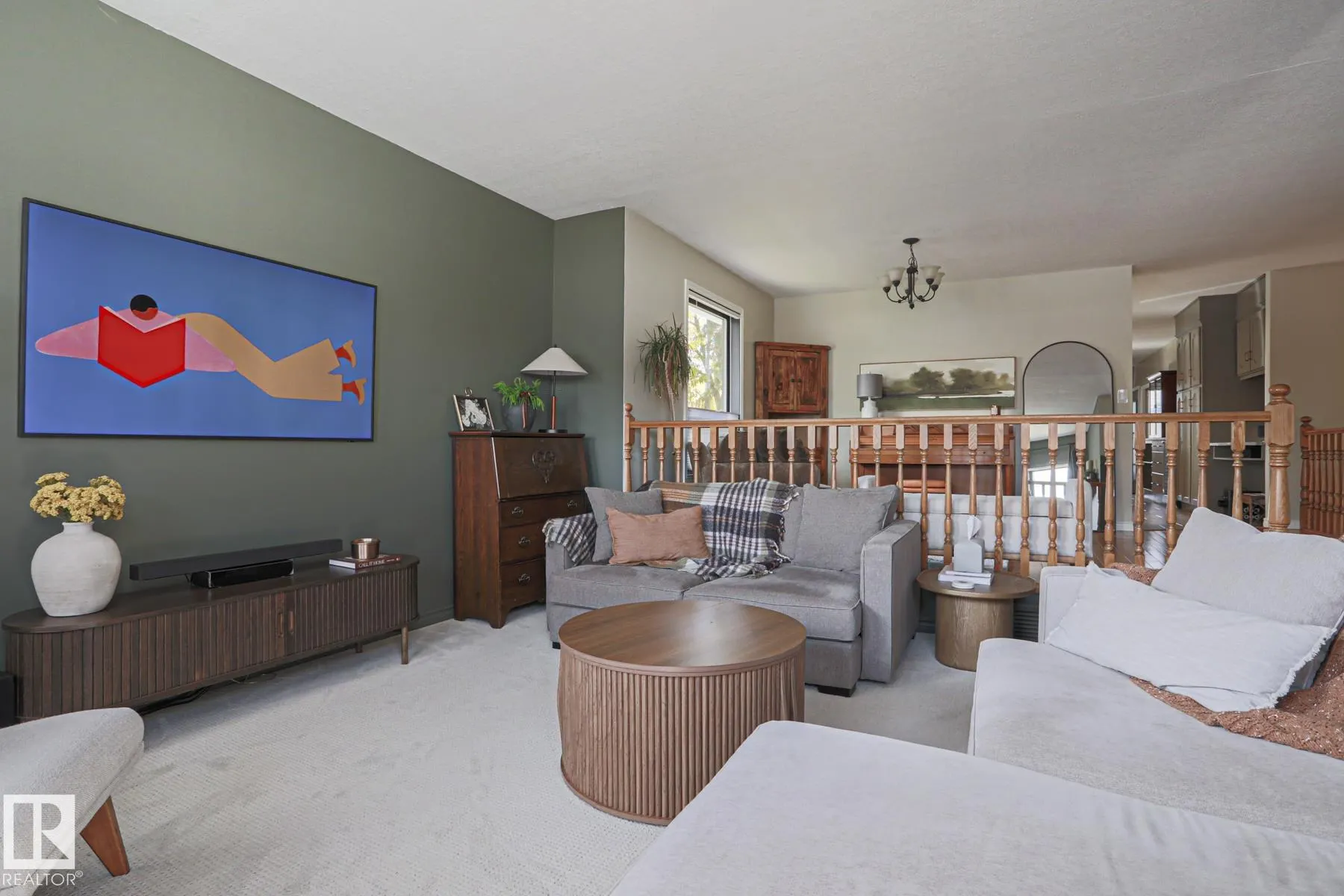 2 Hillview Crescent