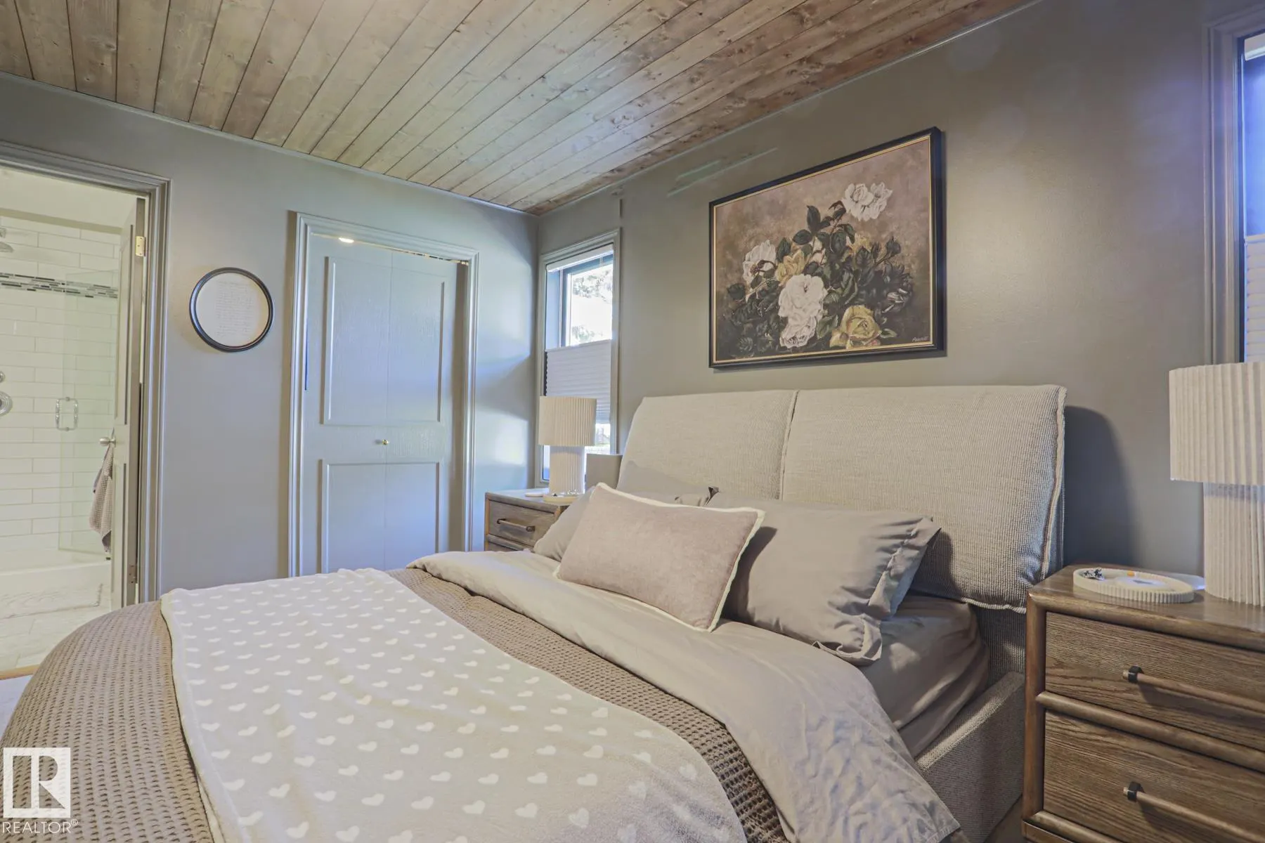 2 Hillview Crescent