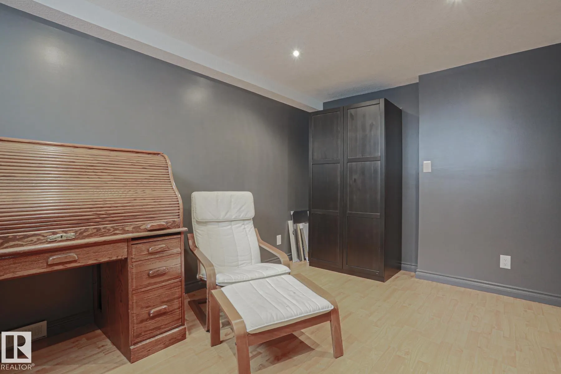 2 Hillview Crescent