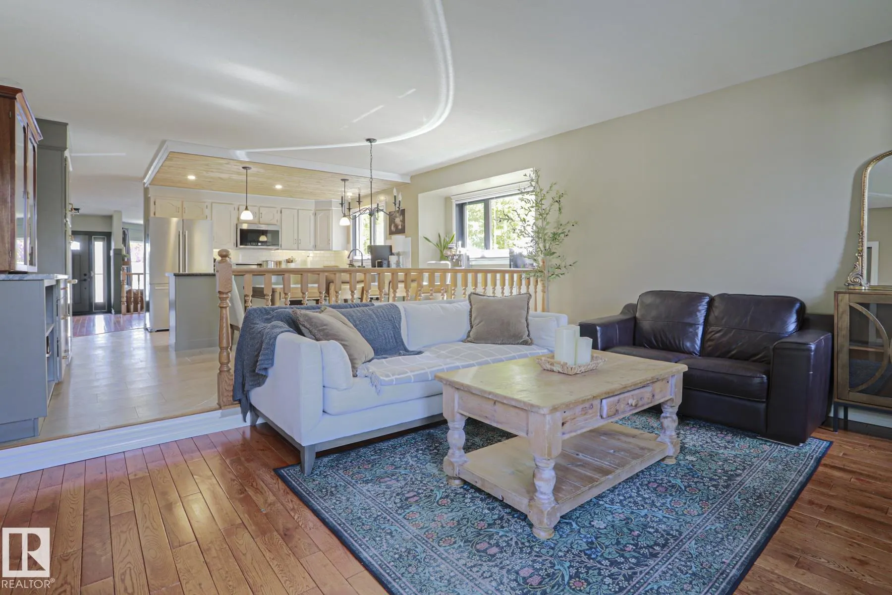 2 Hillview Crescent