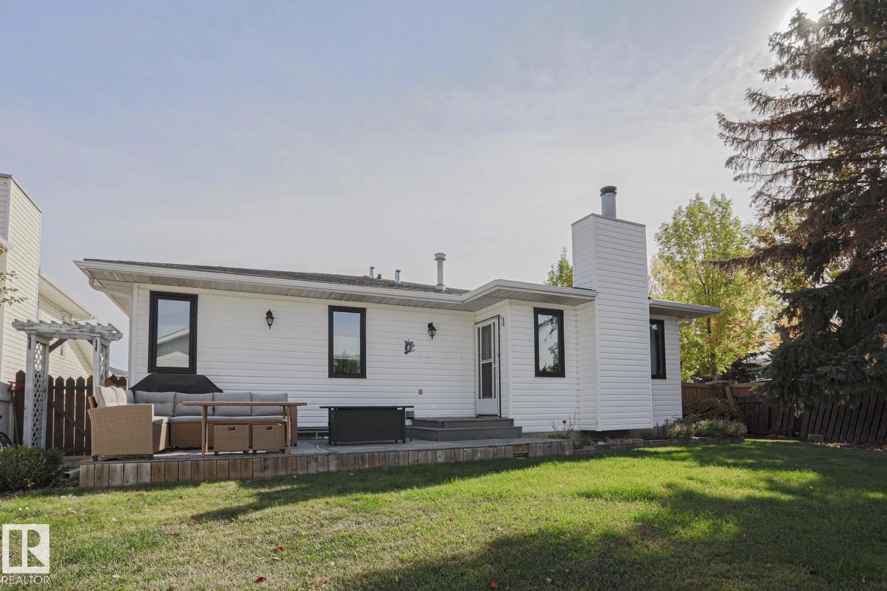 2 Hillview Crescent