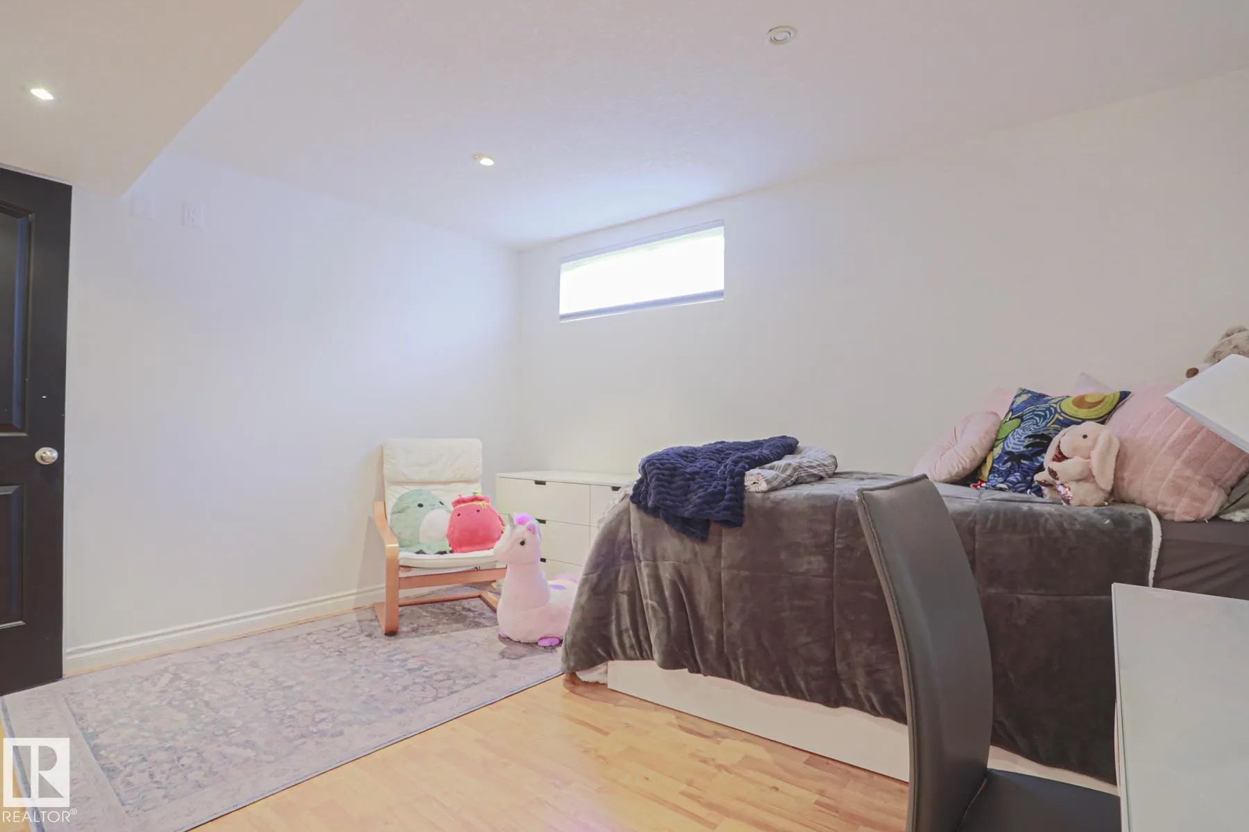 2 Hillview Crescent
