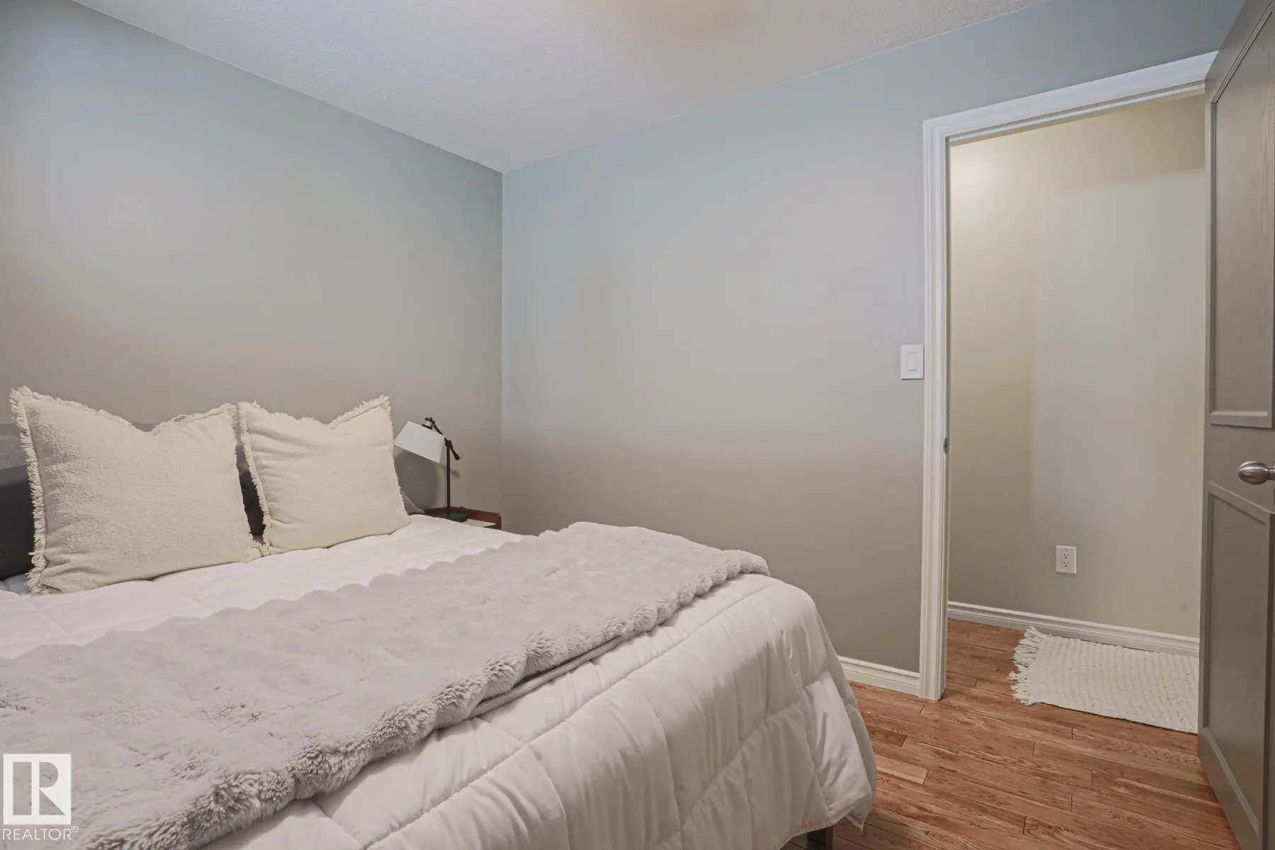 2 Hillview Crescent