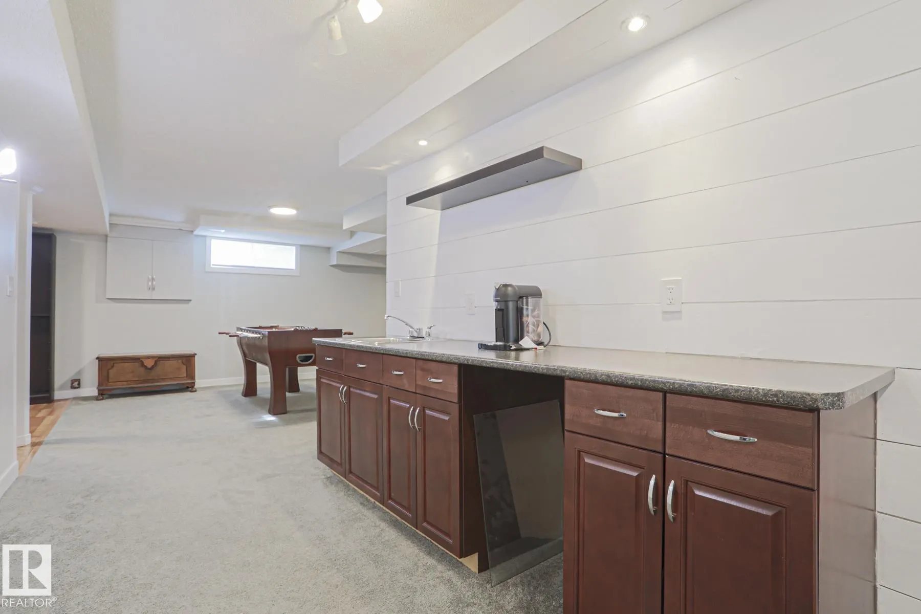 2 Hillview Crescent