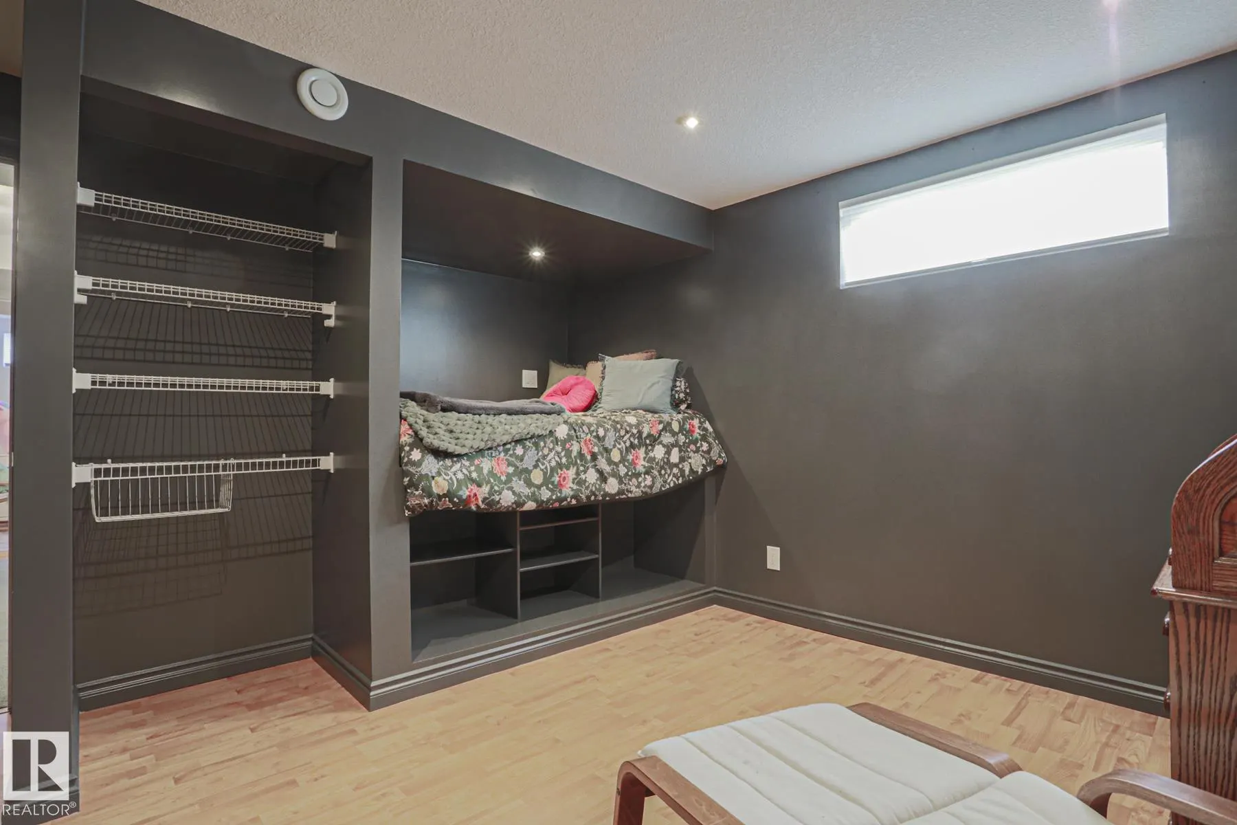 2 Hillview Crescent