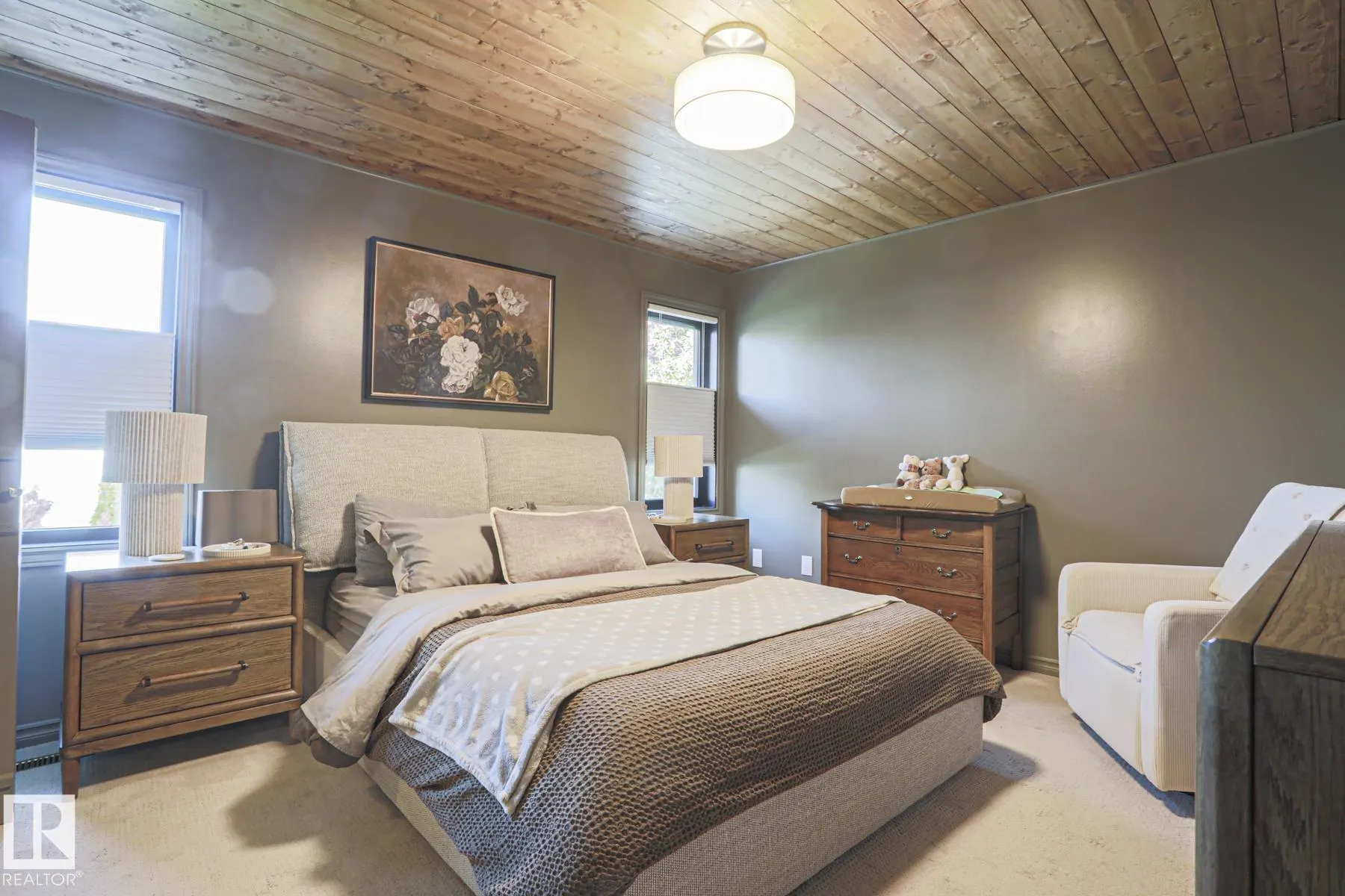 2 Hillview Crescent