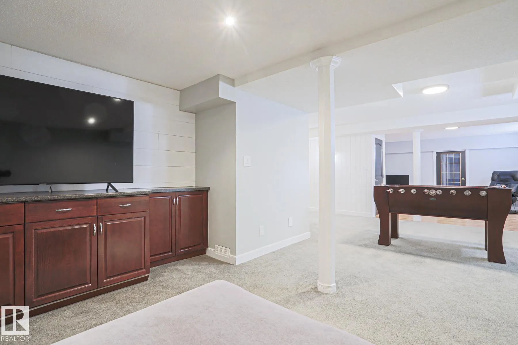 2 Hillview Crescent