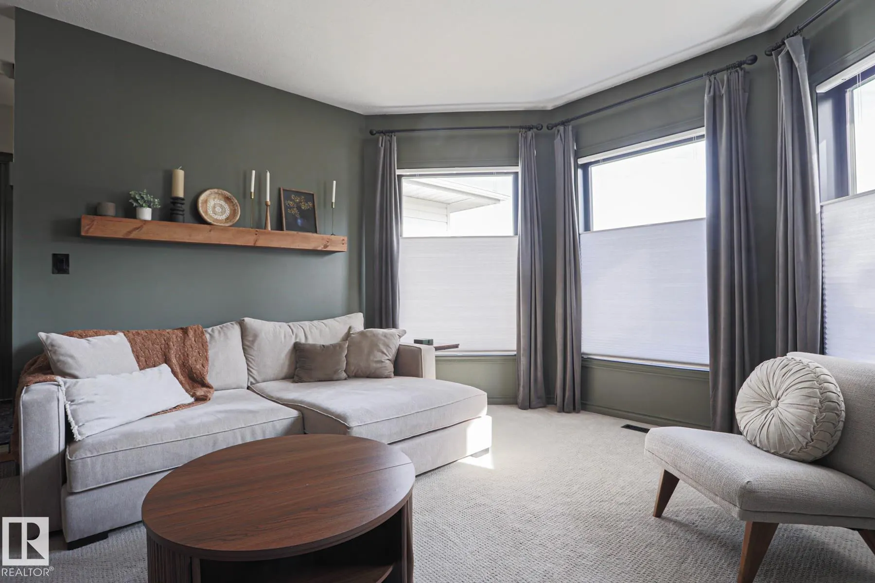 2 Hillview Crescent