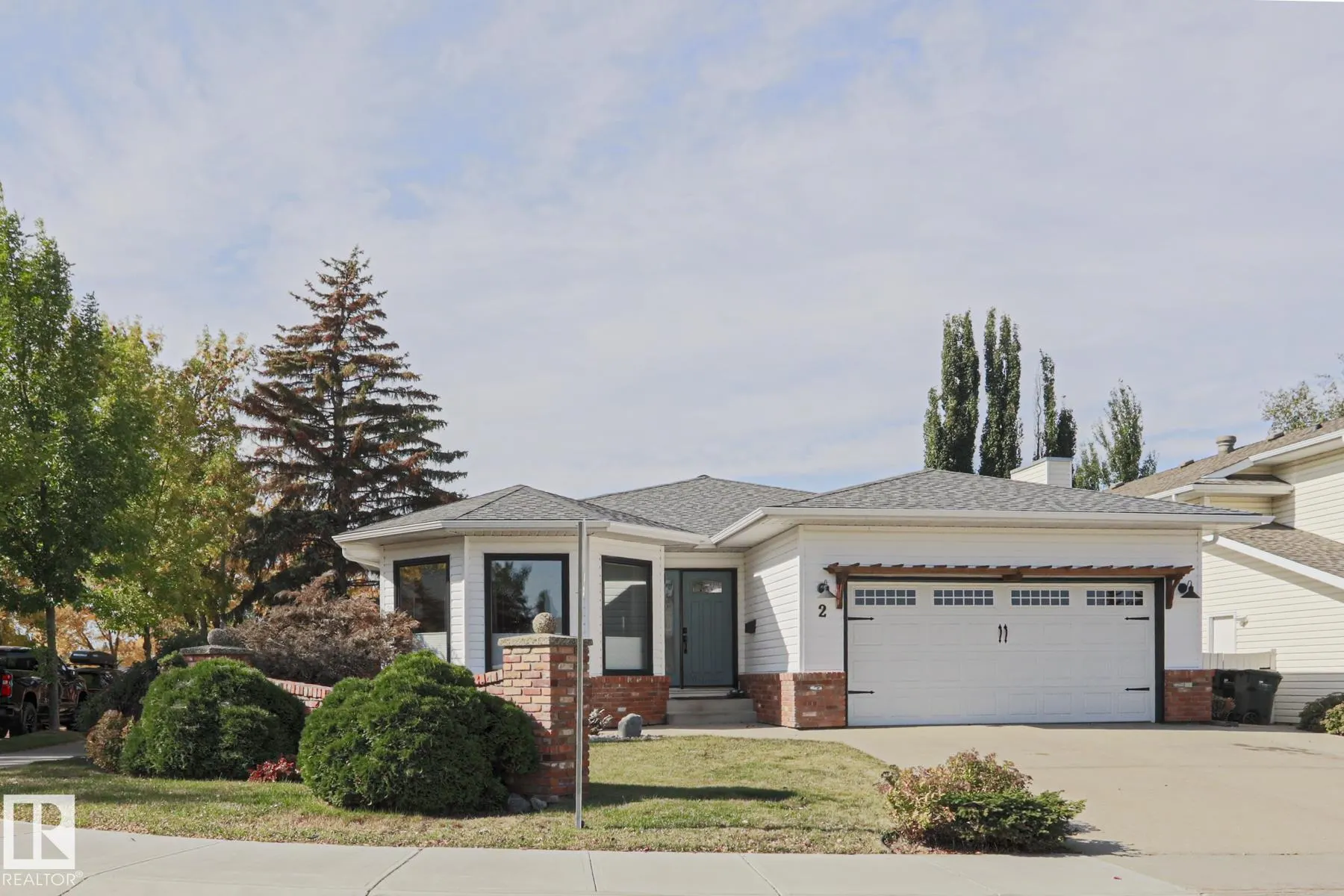 2 Hillview Crescent