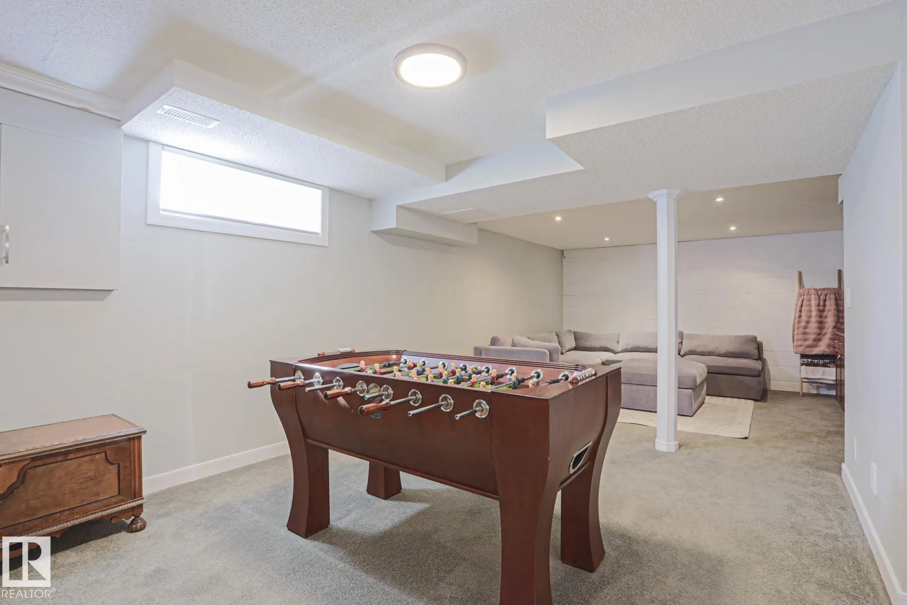 2 Hillview Crescent