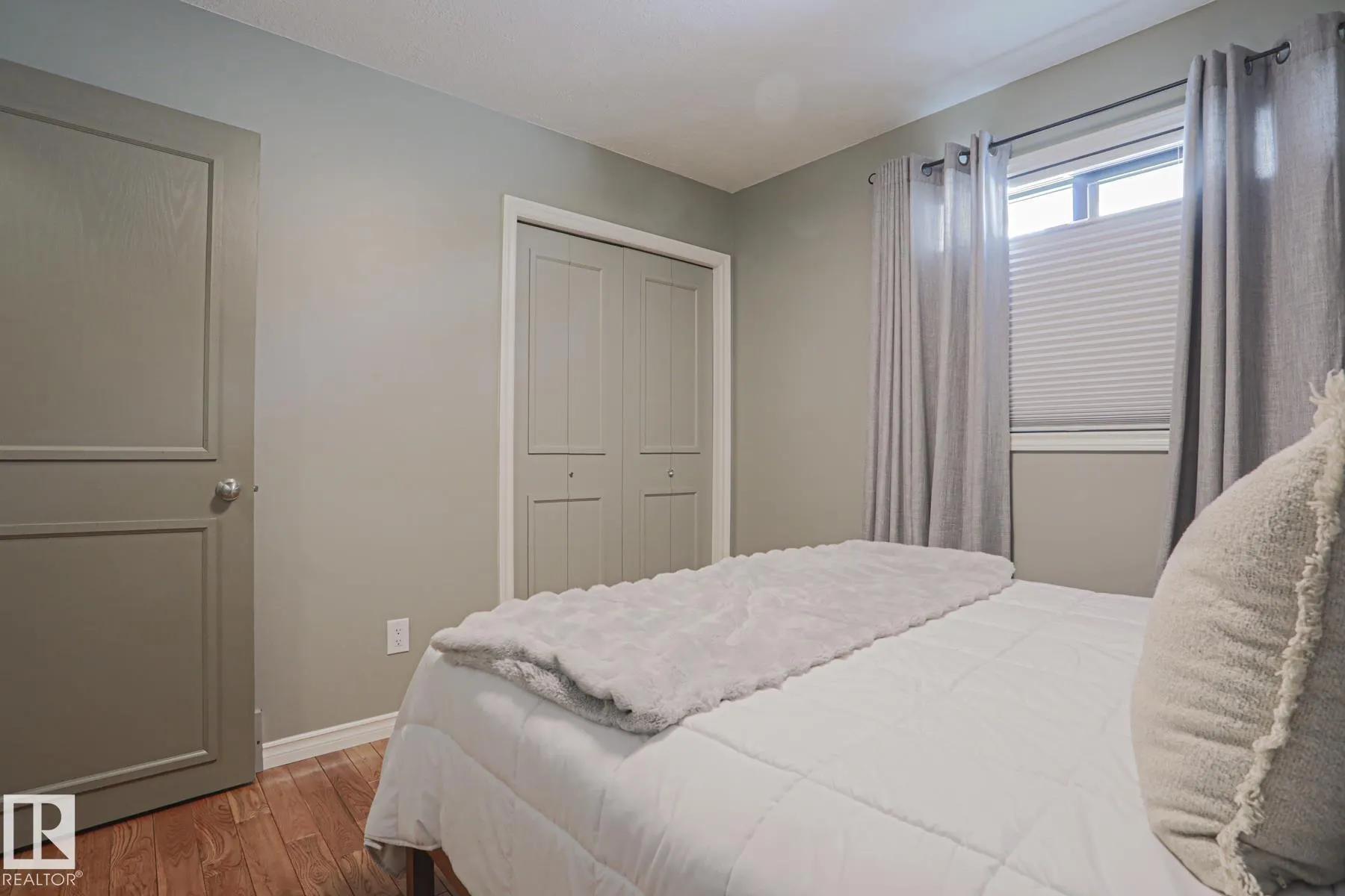 2 Hillview Crescent