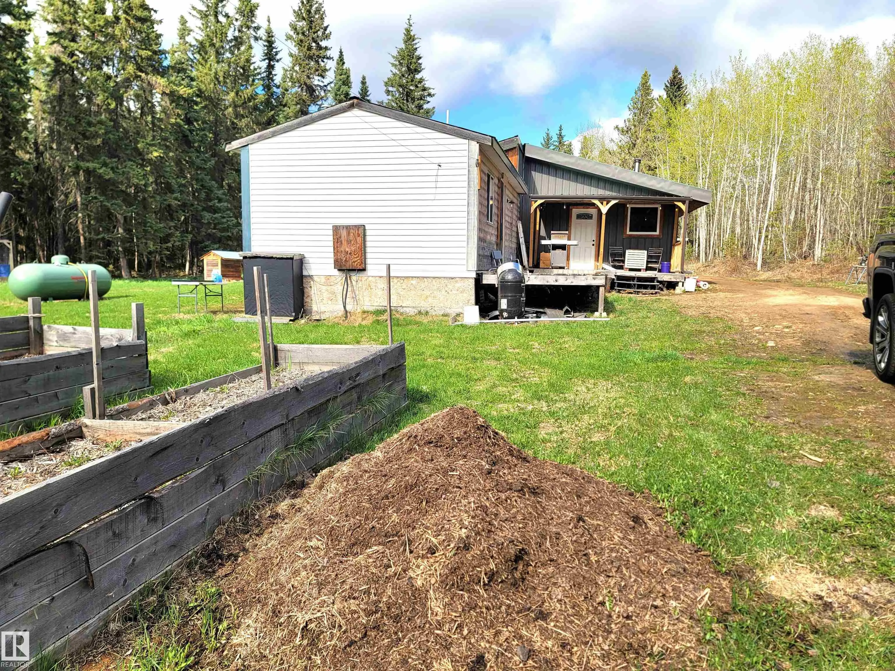 624072 RGE ROAD 241