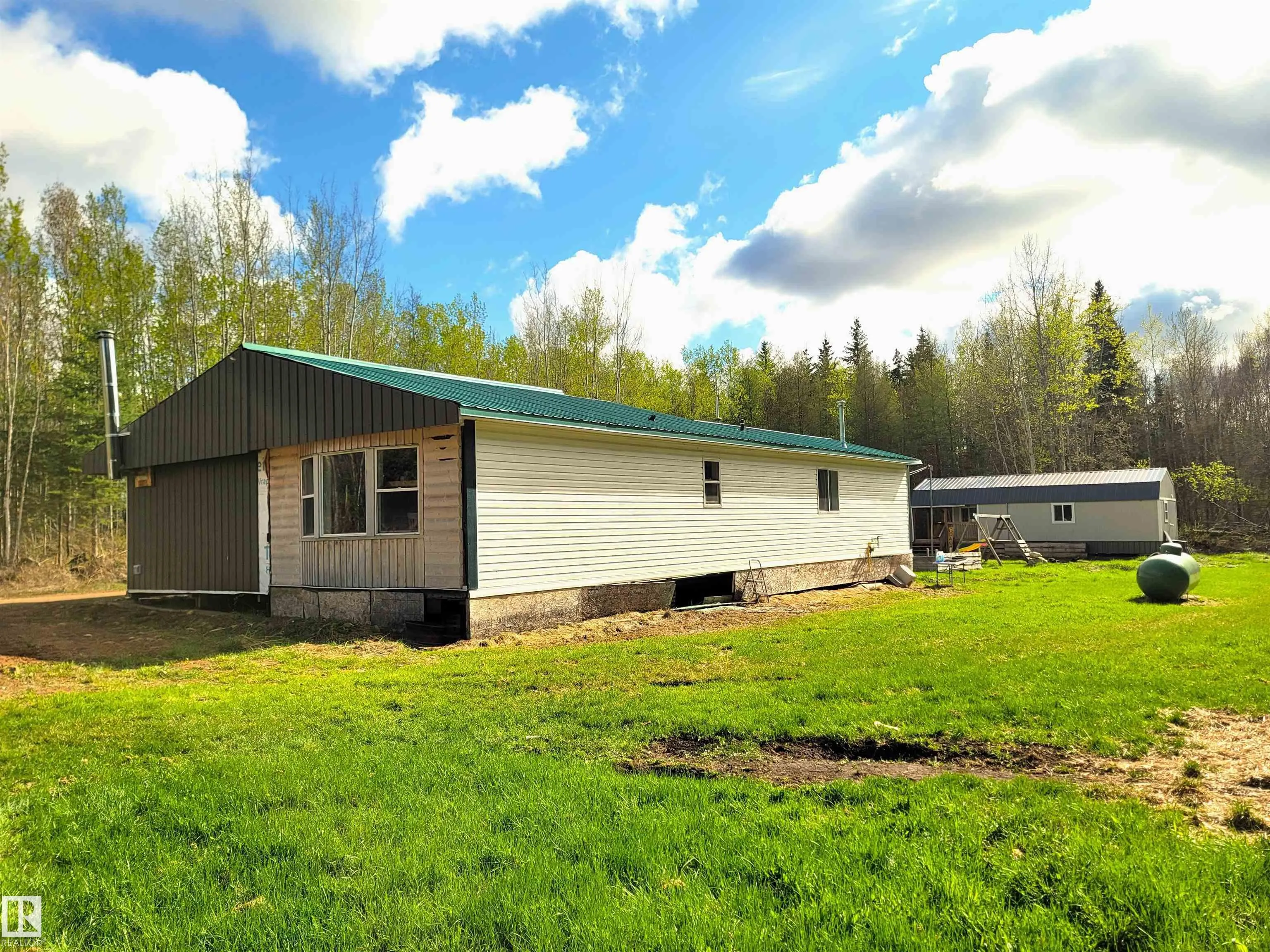 624072 RGE ROAD 241