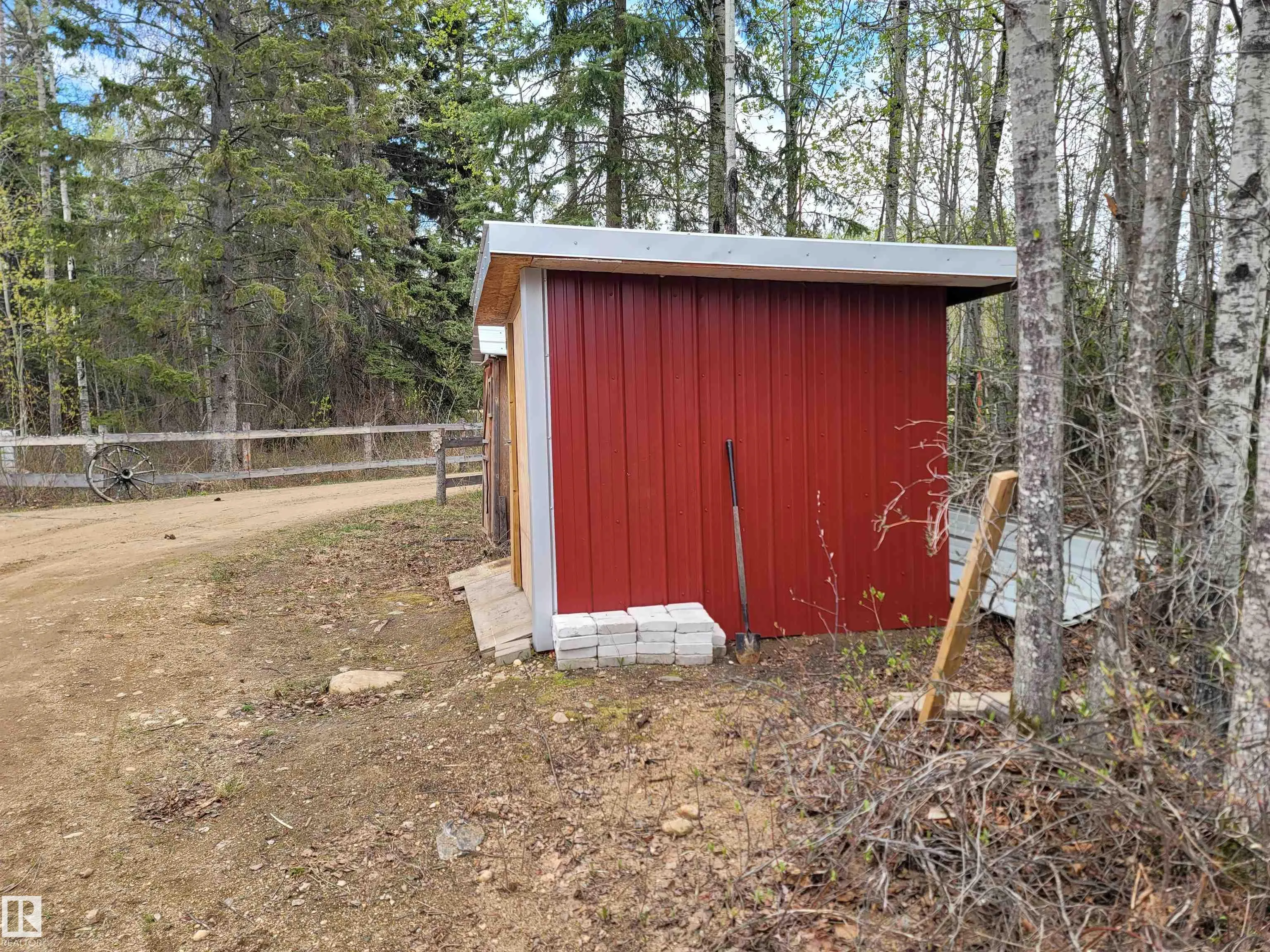 624072 RGE ROAD 241