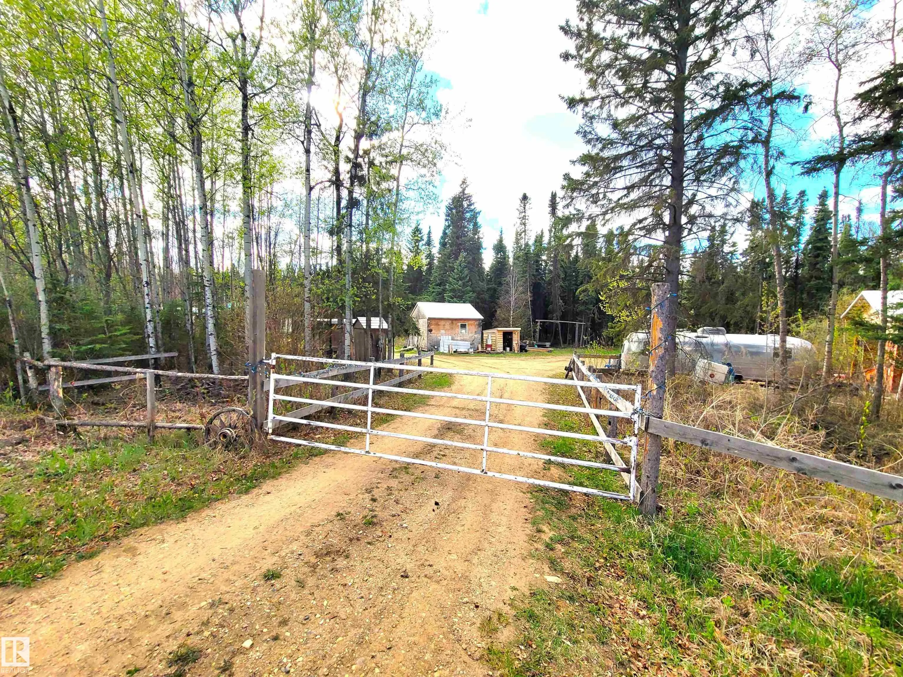 624072 RGE ROAD 241
