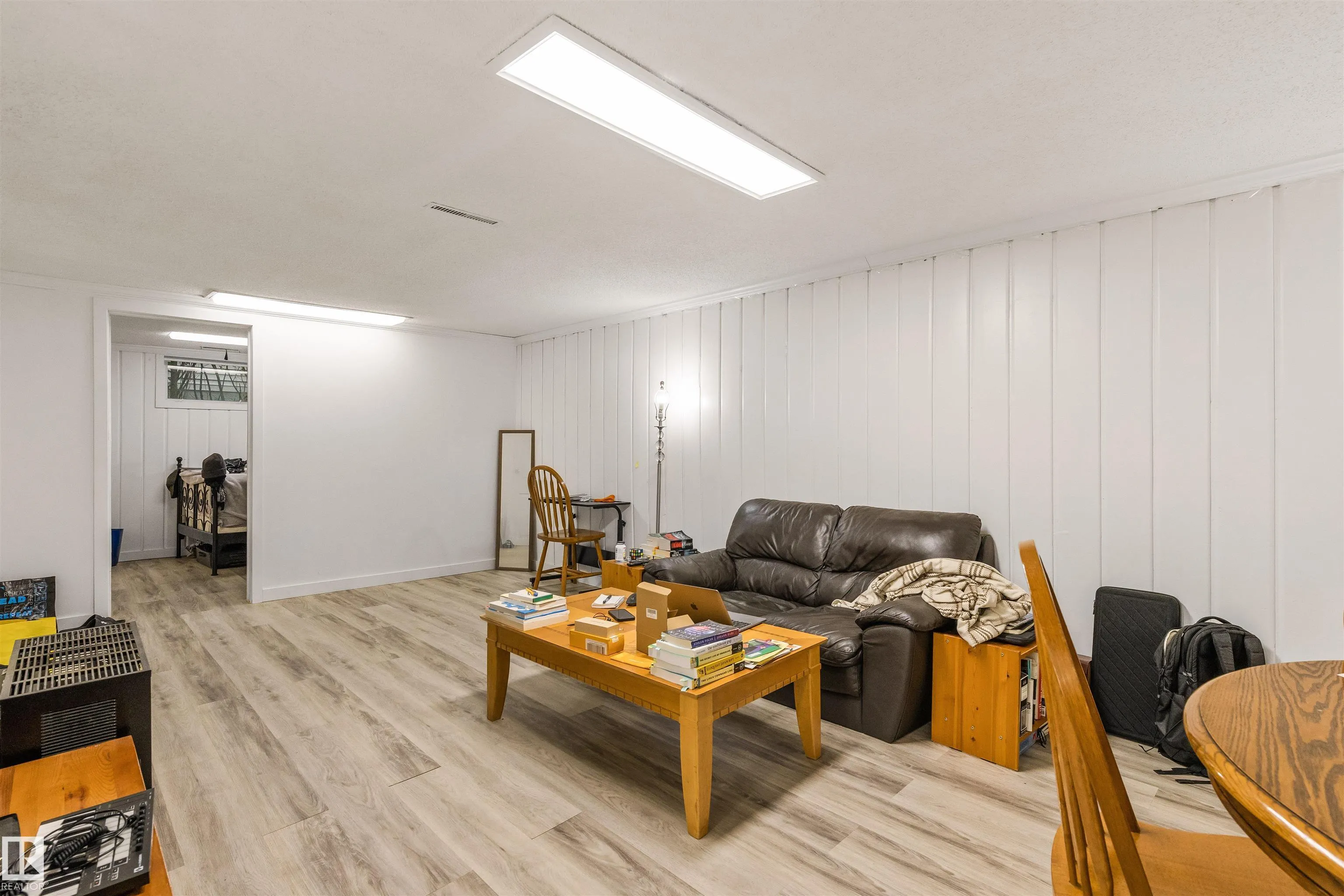 11230 75 Avenue