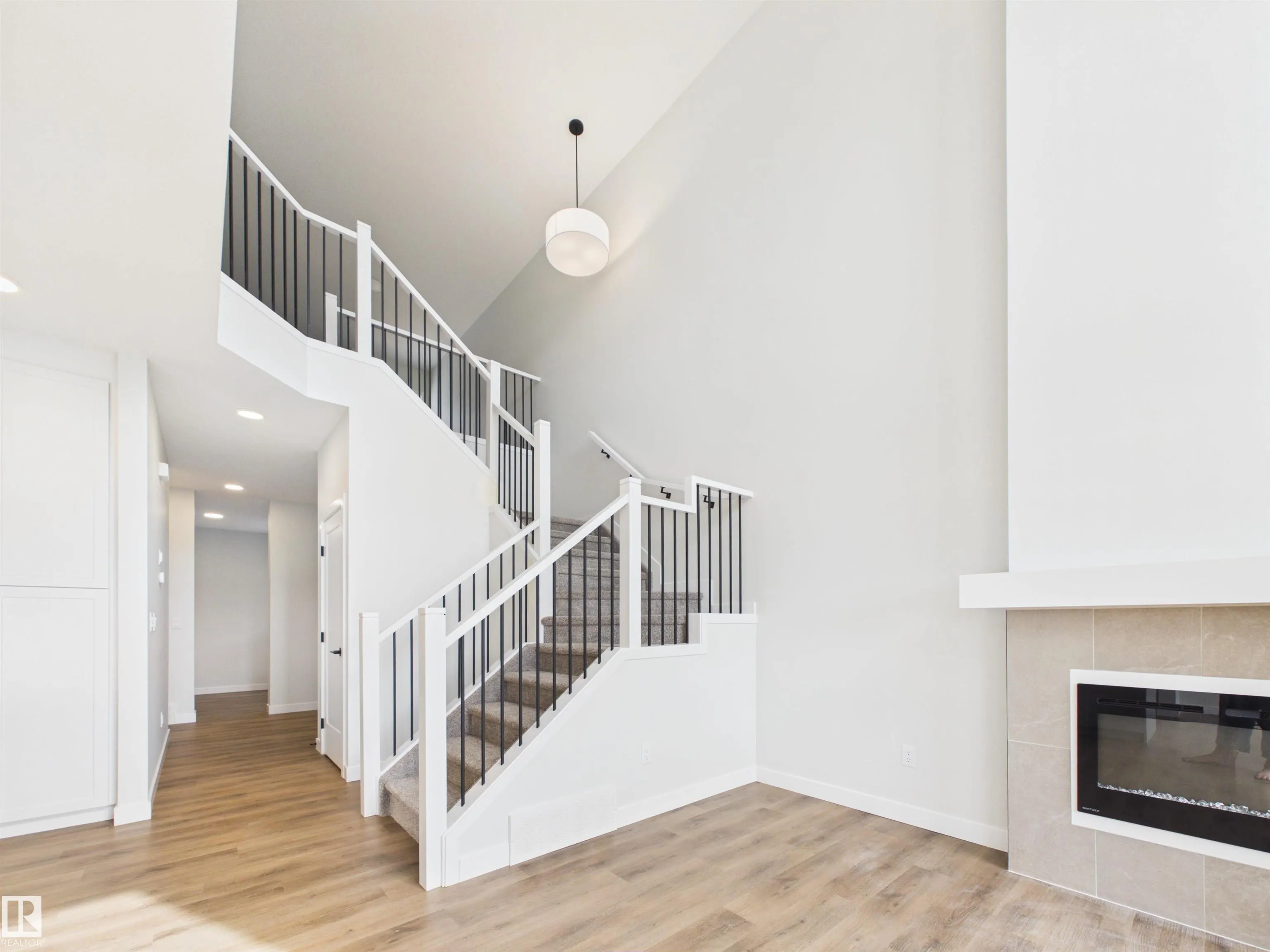 1758 WESTERRA Wynd