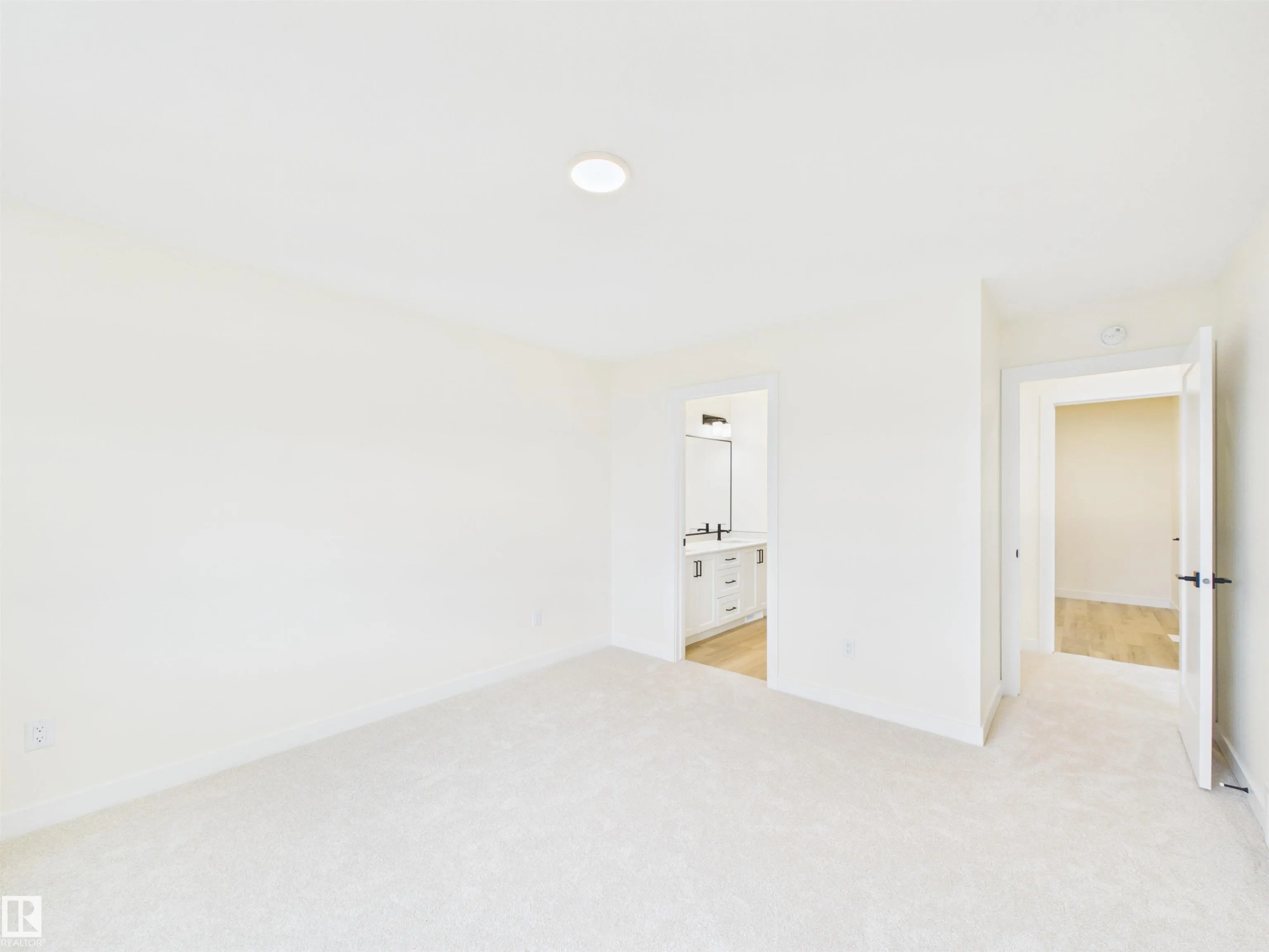 223 RAVINE Drive