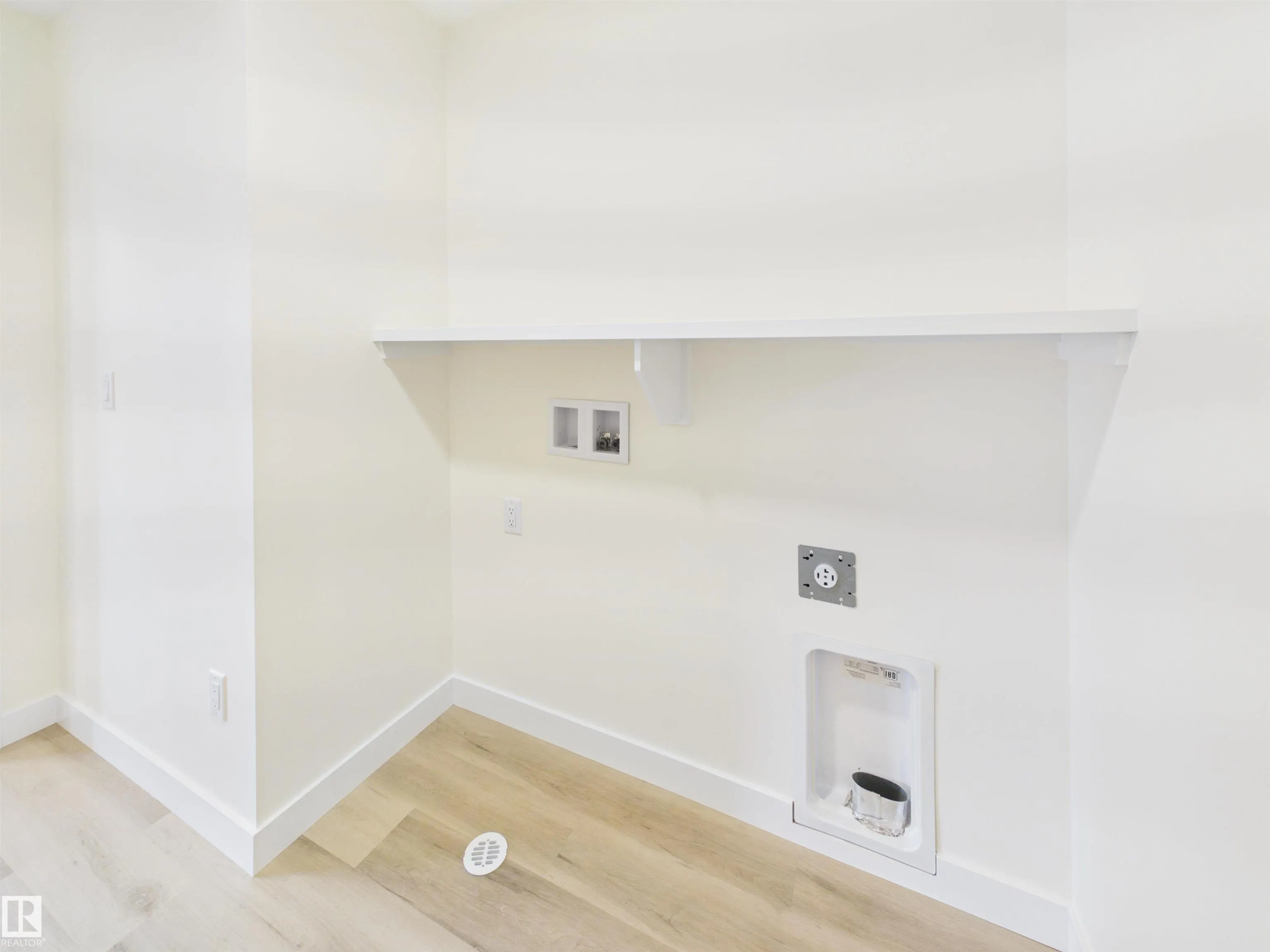 223 RAVINE Drive