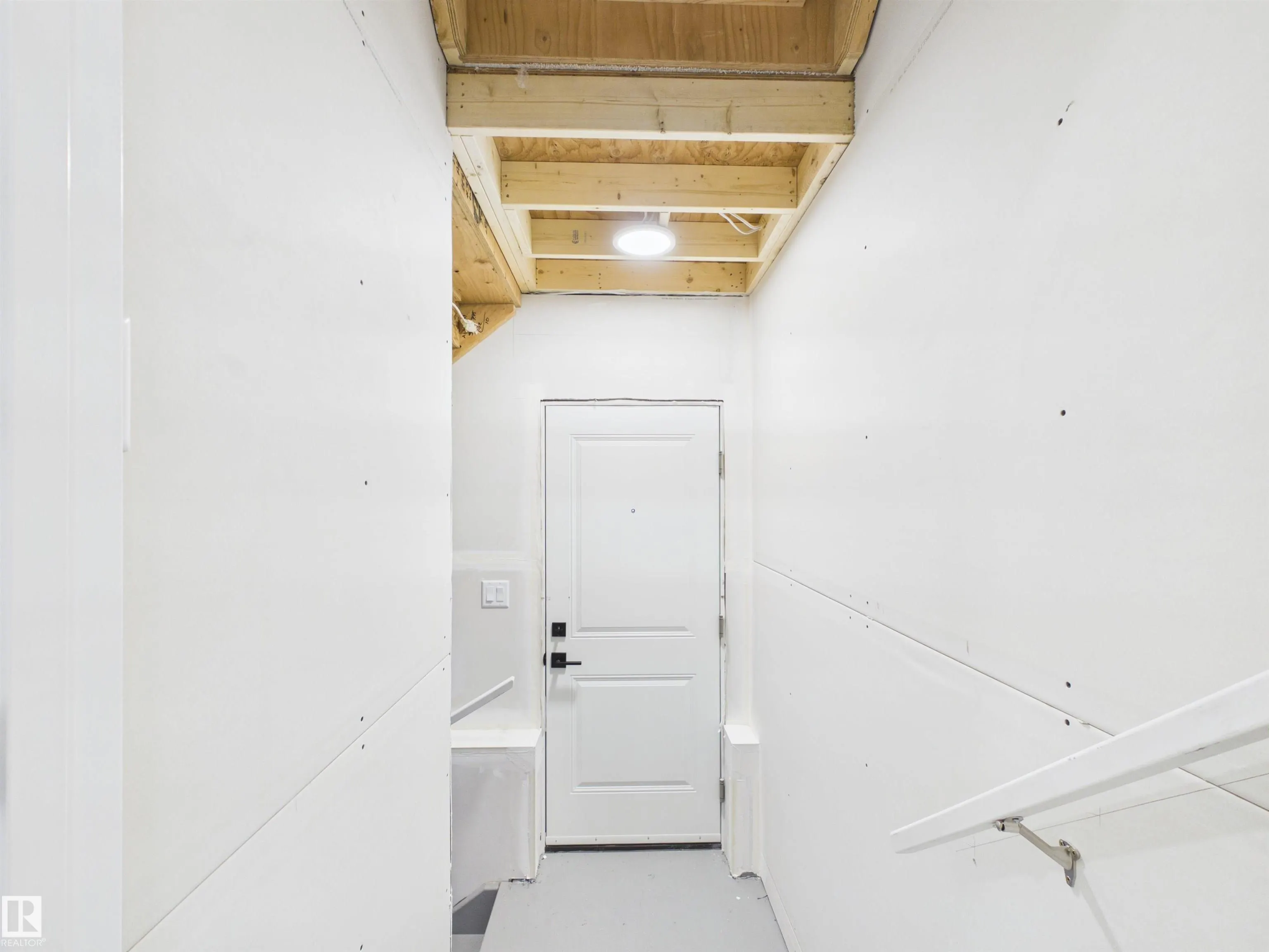 223 RAVINE Drive