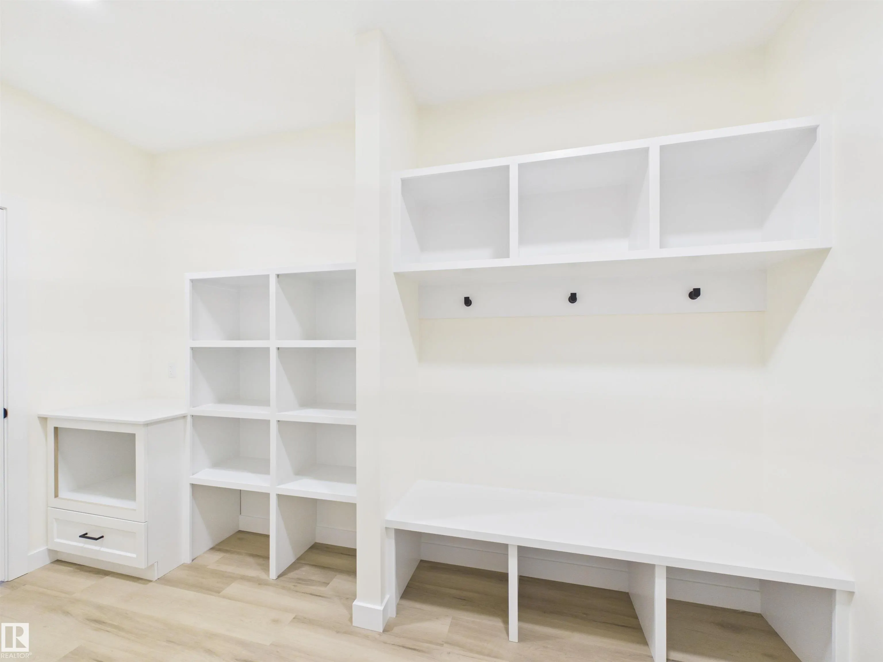 223 RAVINE Drive