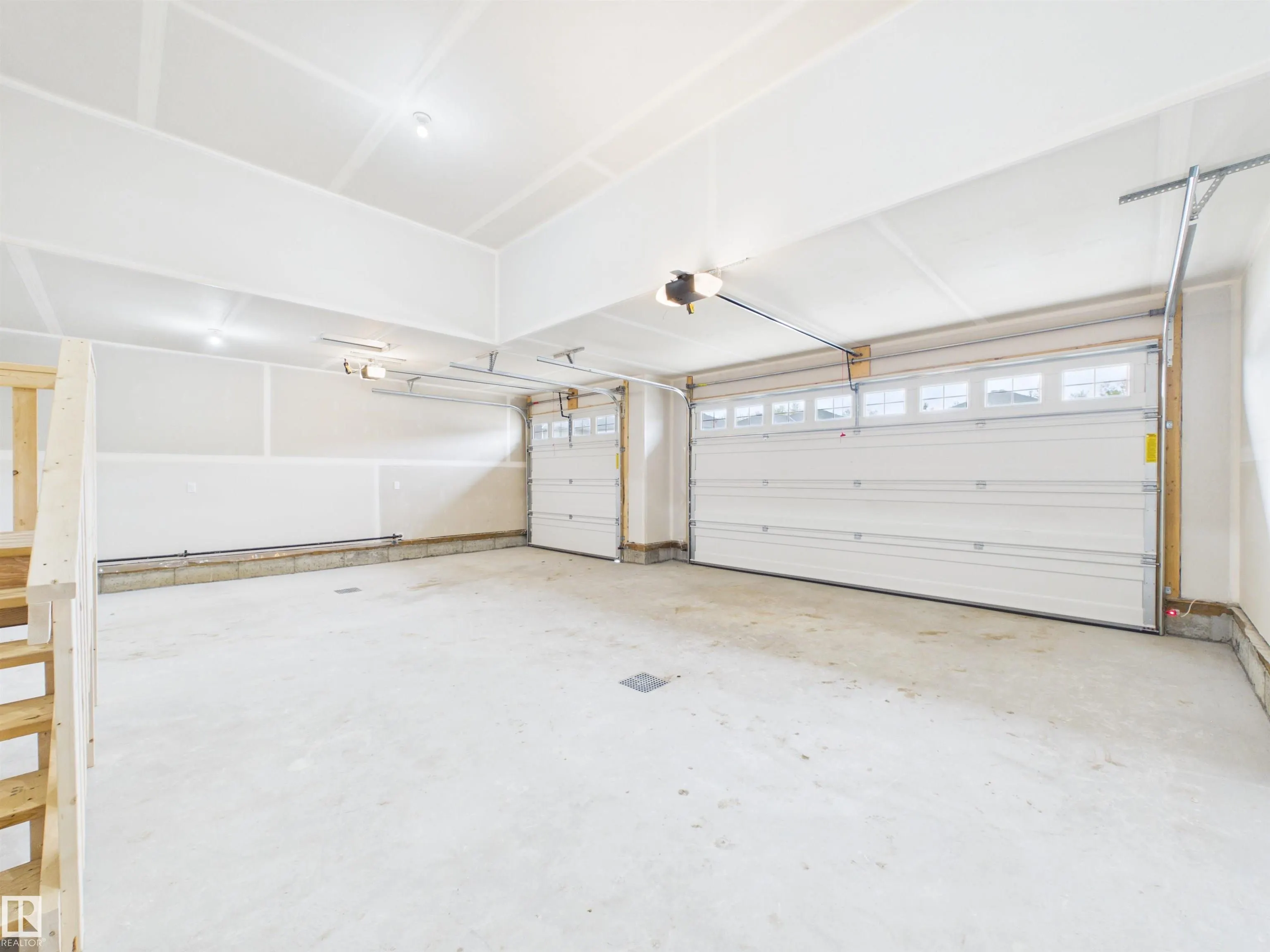 223 RAVINE Drive