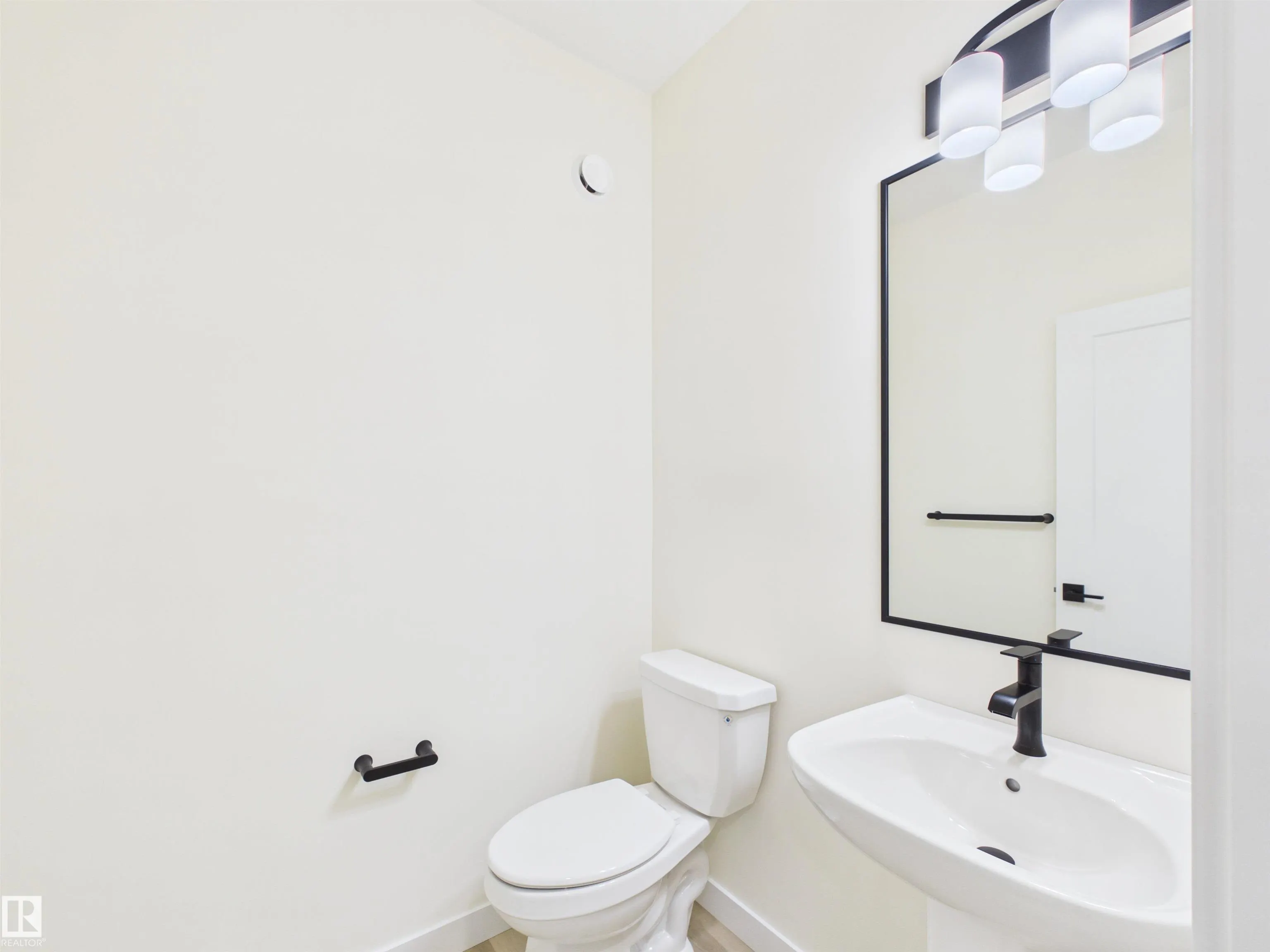 223 RAVINE Drive