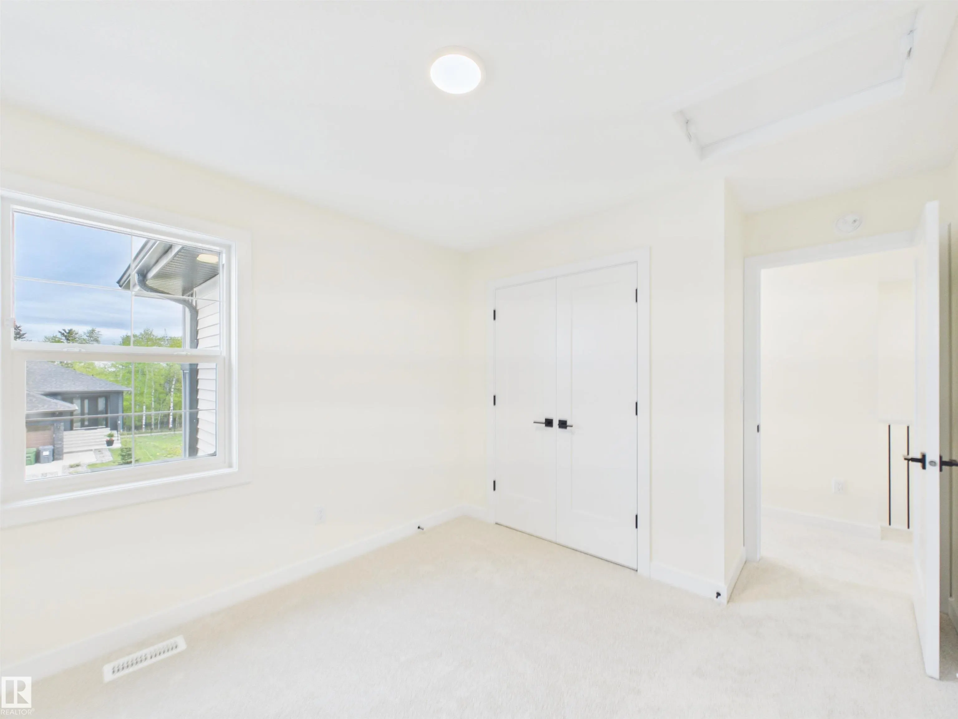 223 RAVINE Drive