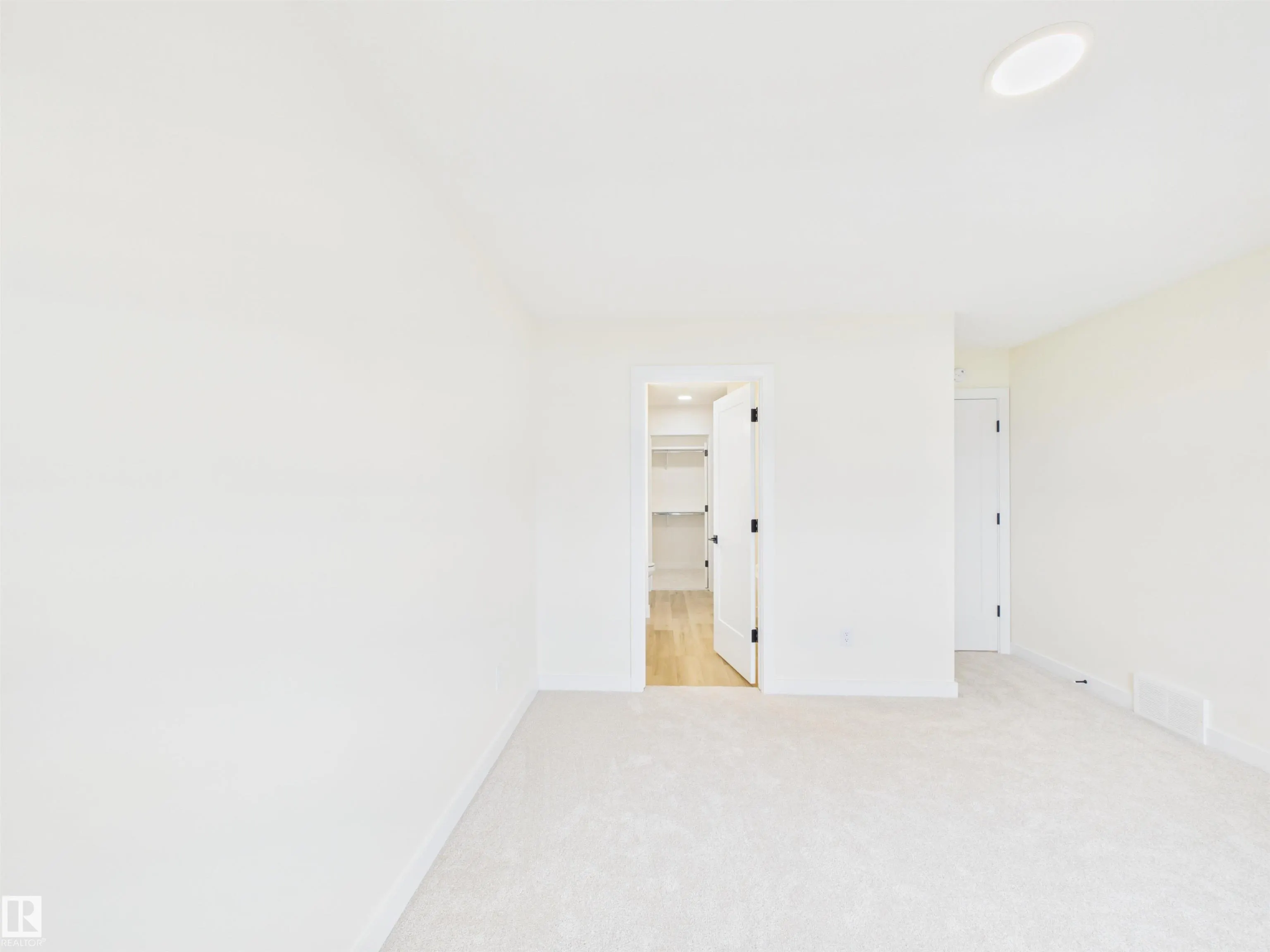 223 RAVINE Drive