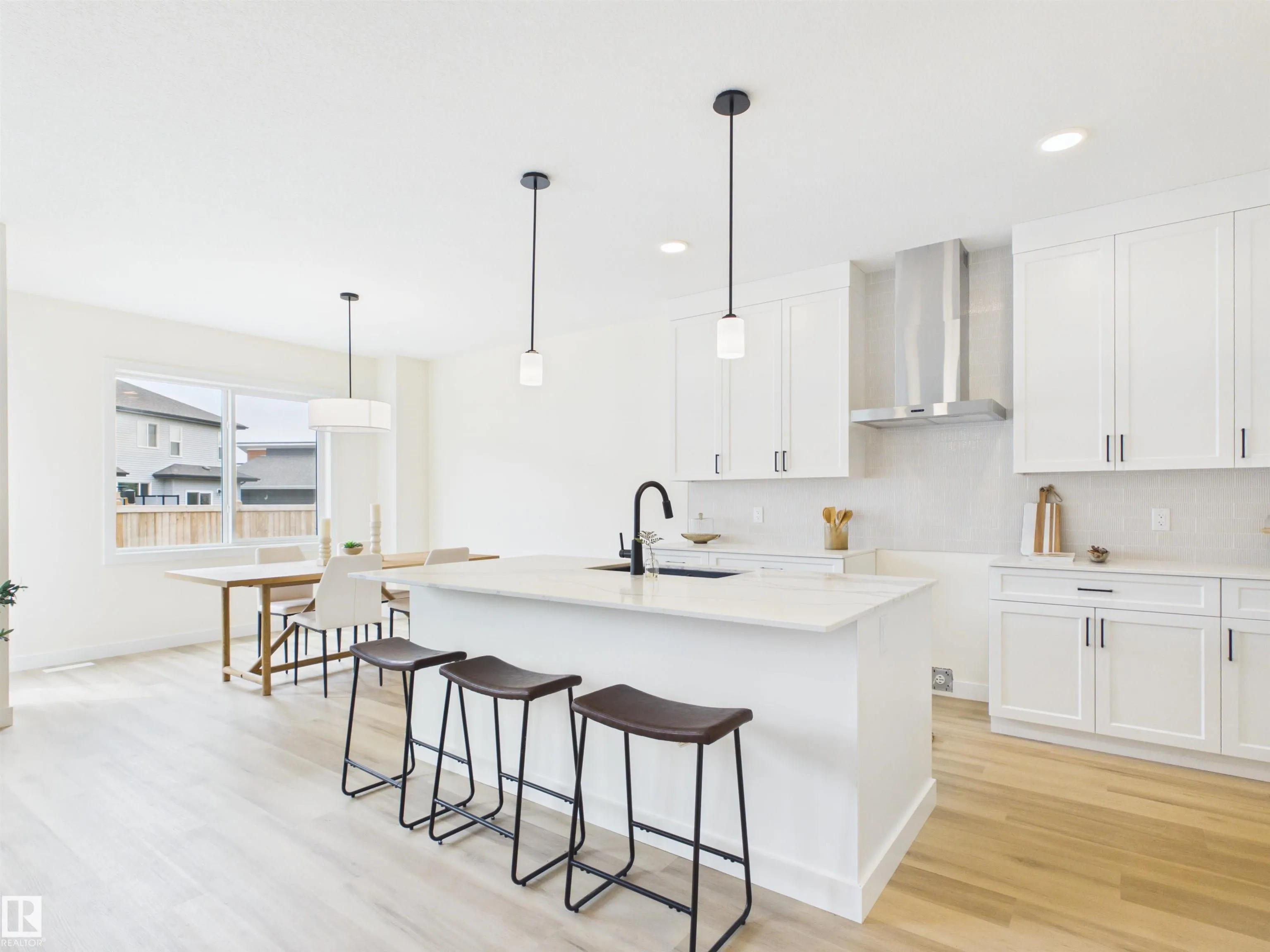 223 RAVINE Drive