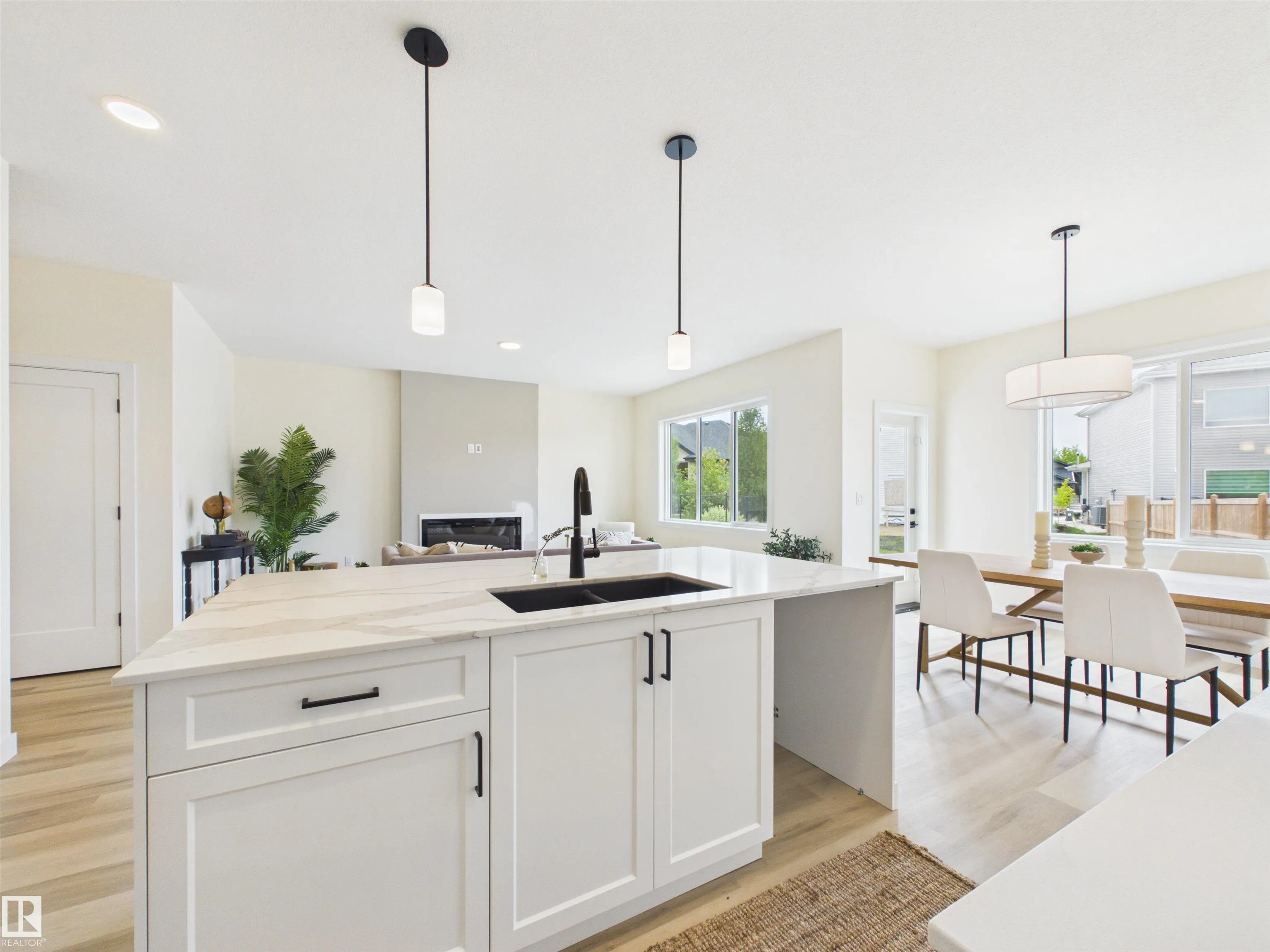 223 RAVINE Drive