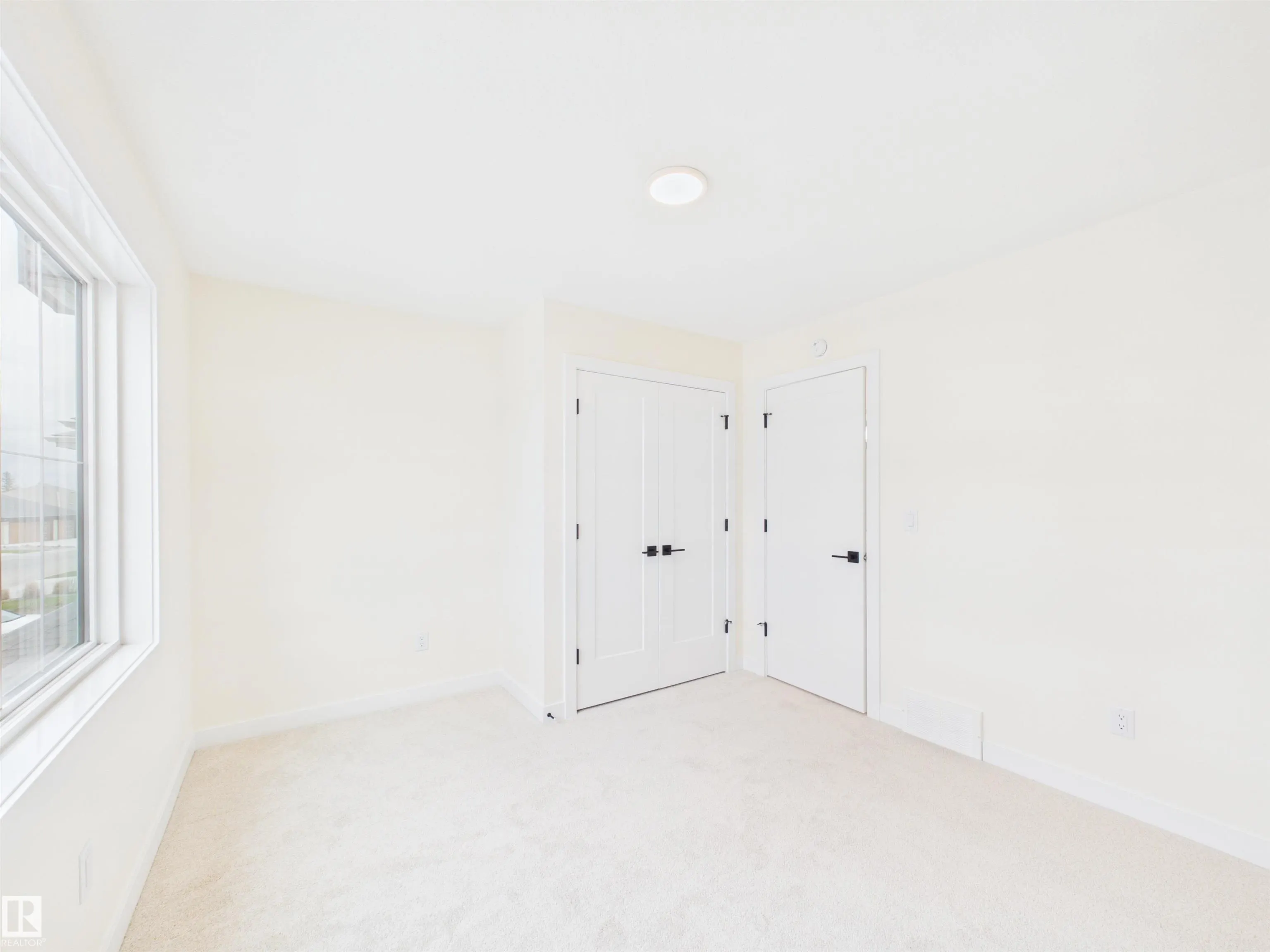 223 RAVINE Drive