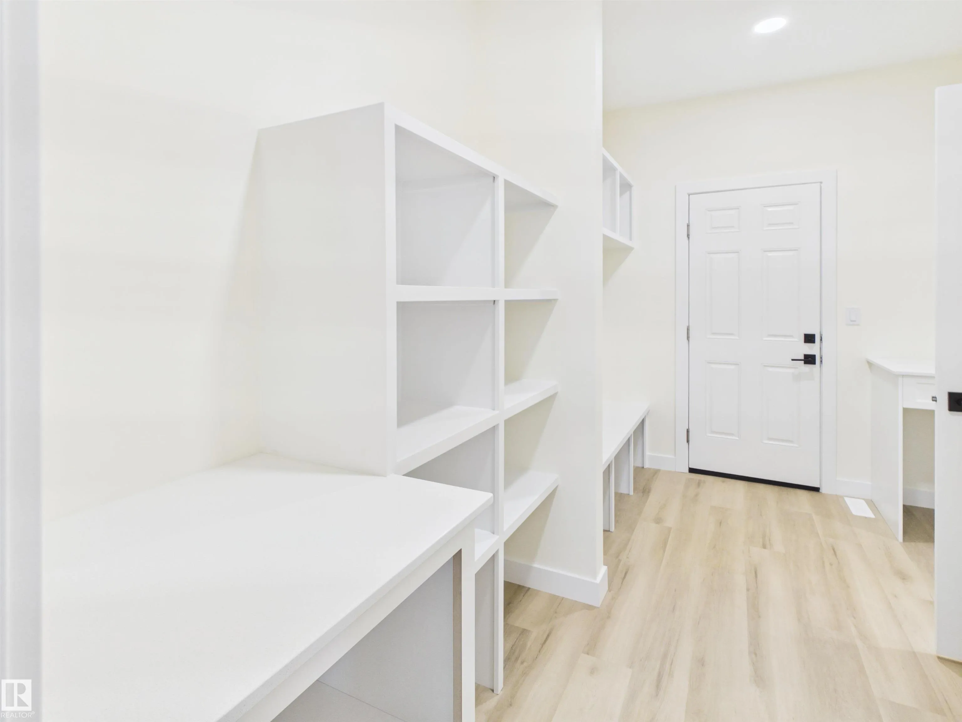 223 RAVINE Drive