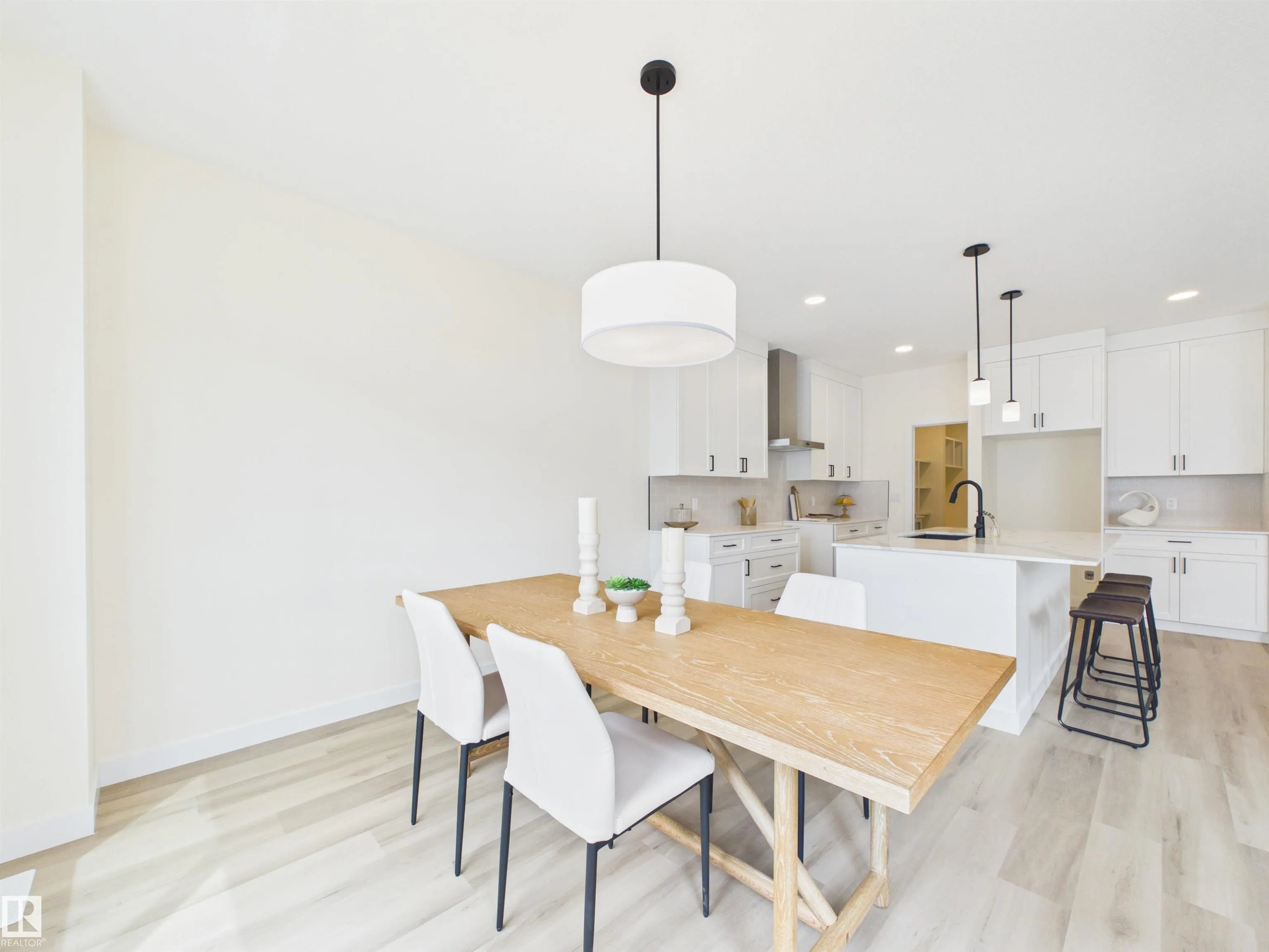 223 RAVINE Drive