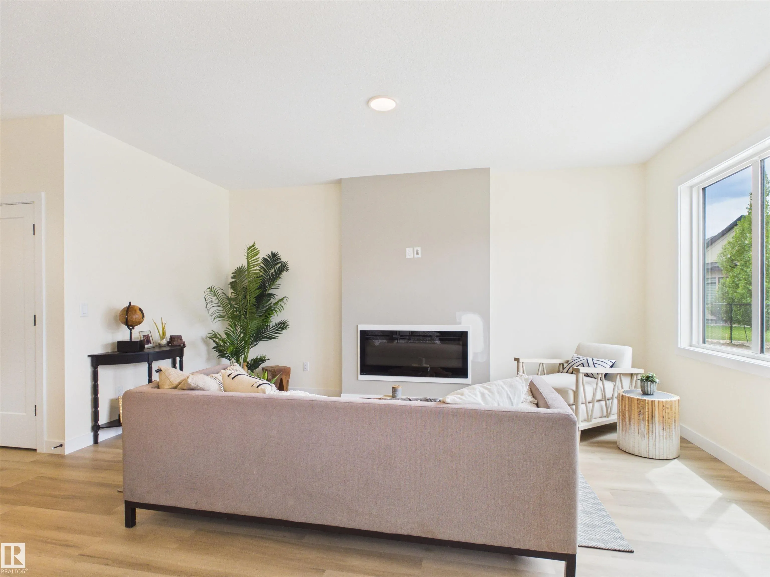 223 RAVINE Drive