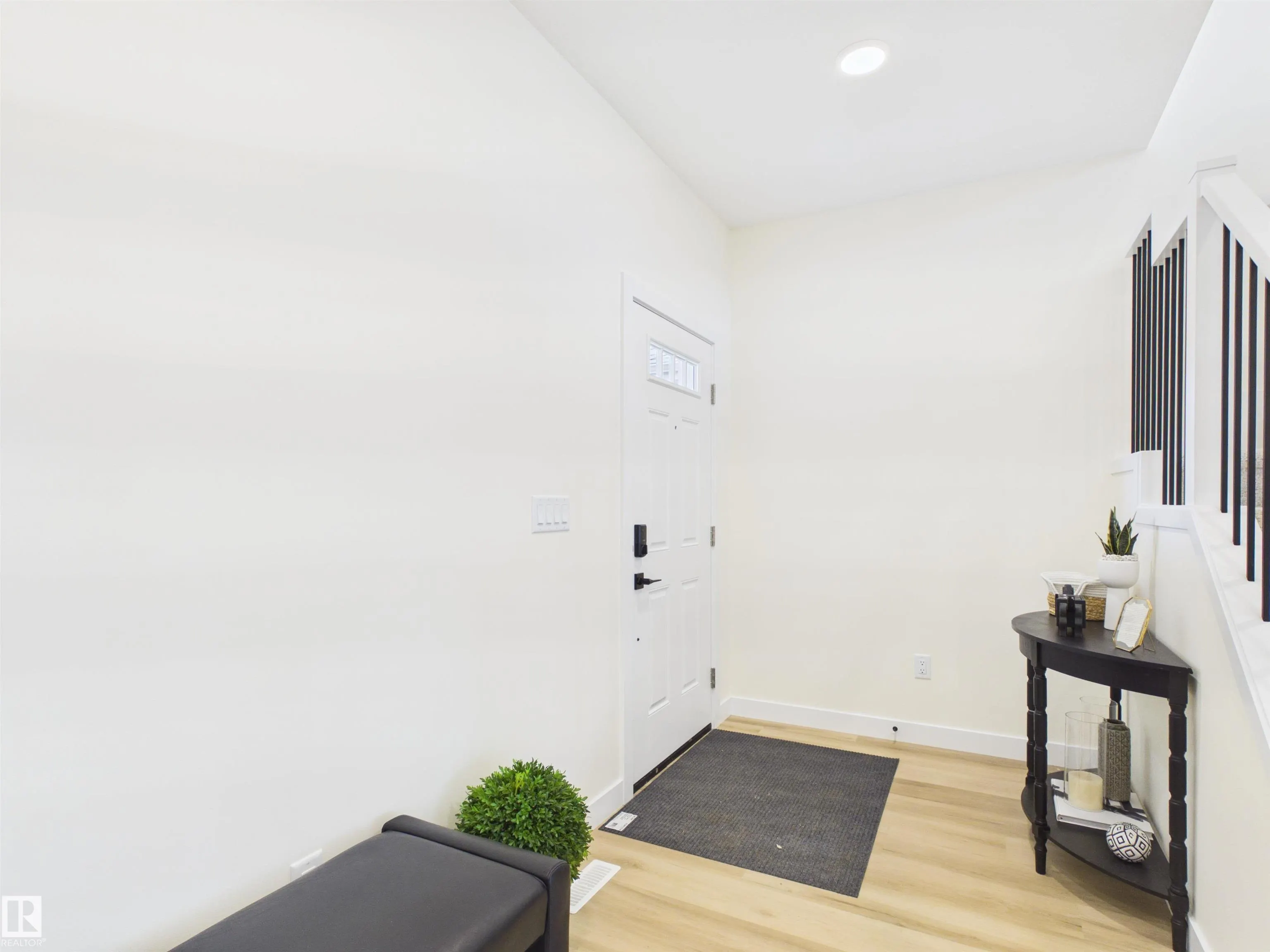 223 RAVINE Drive