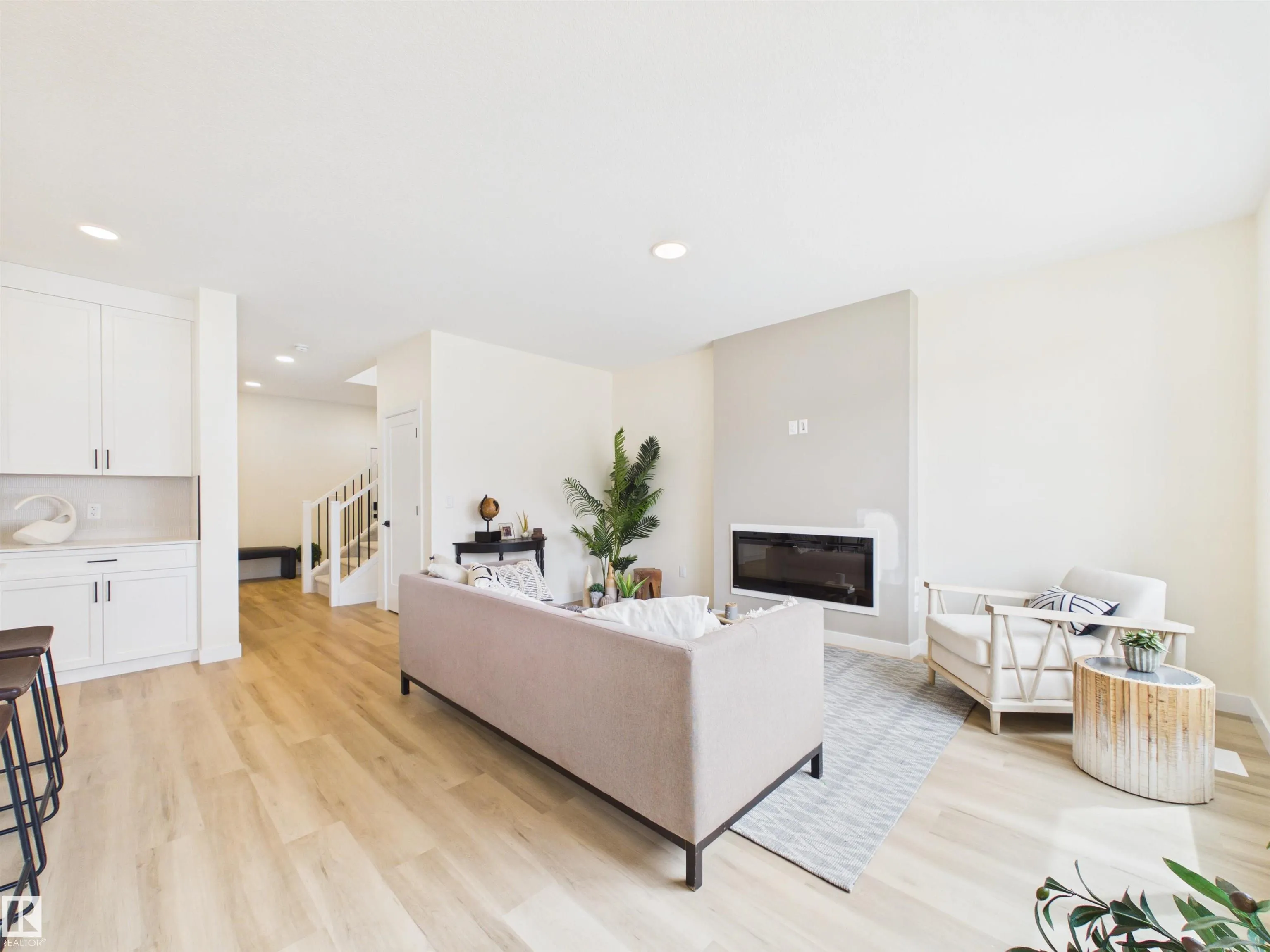 223 RAVINE Drive