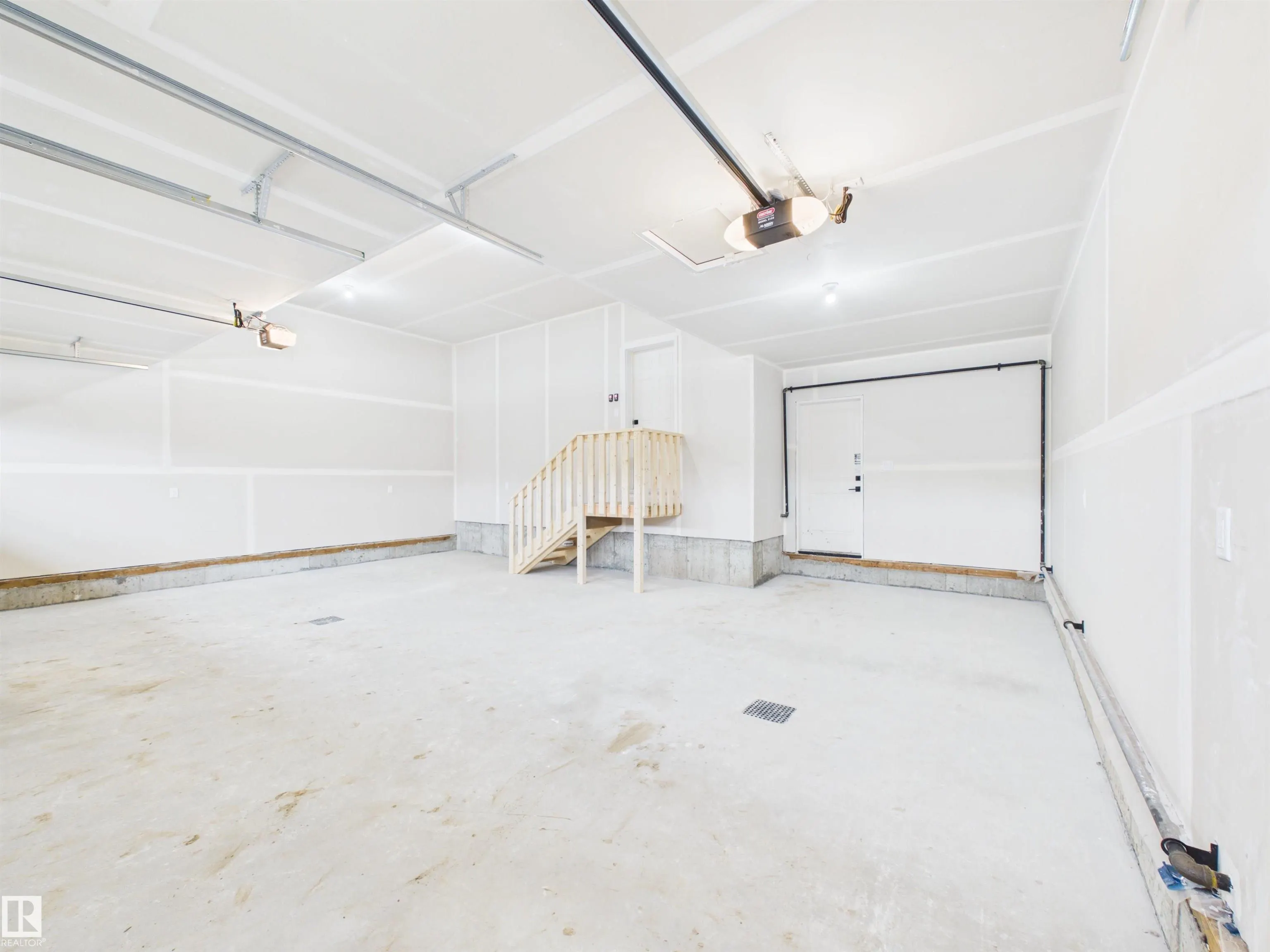 223 RAVINE Drive