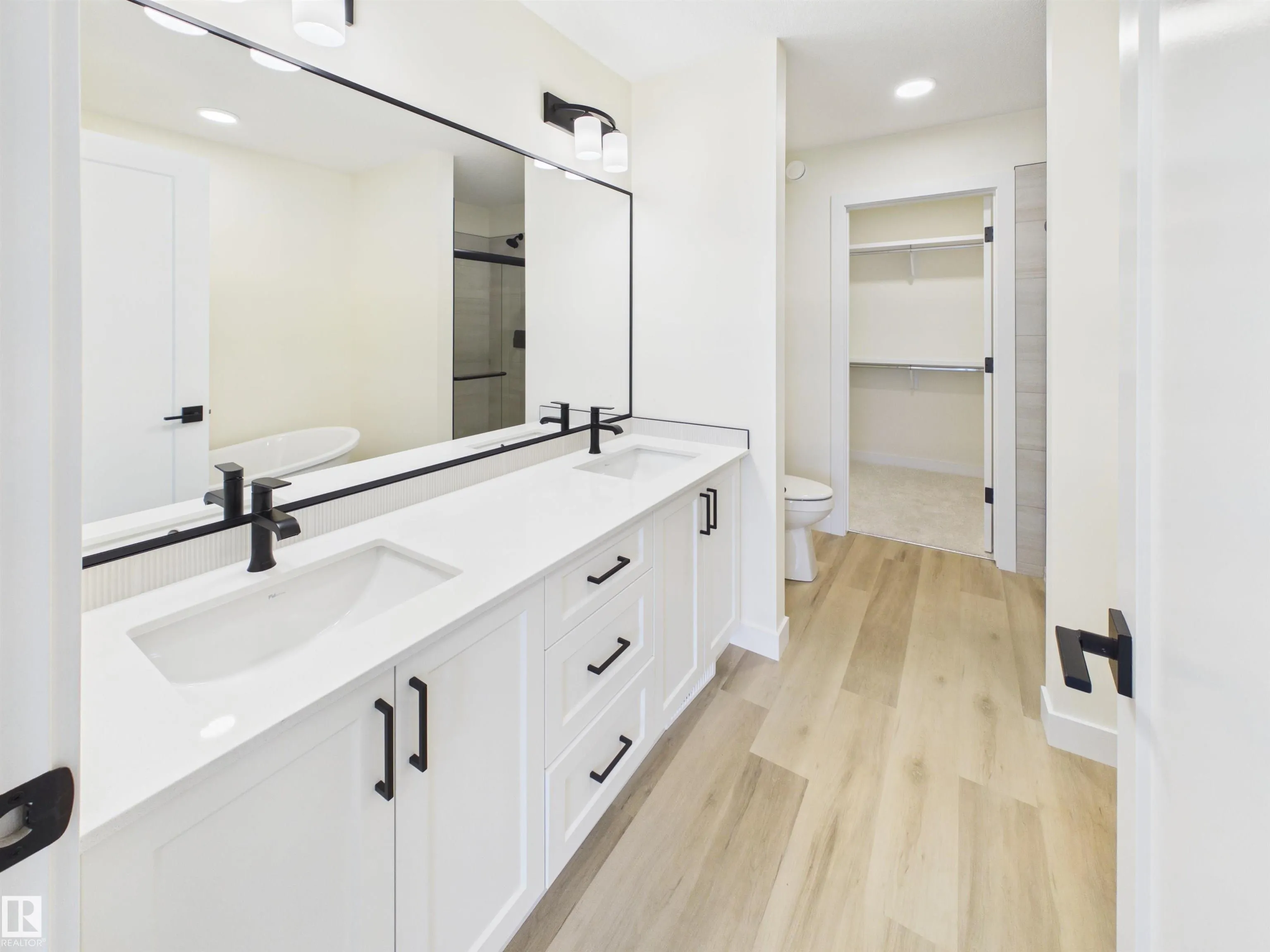 223 RAVINE Drive