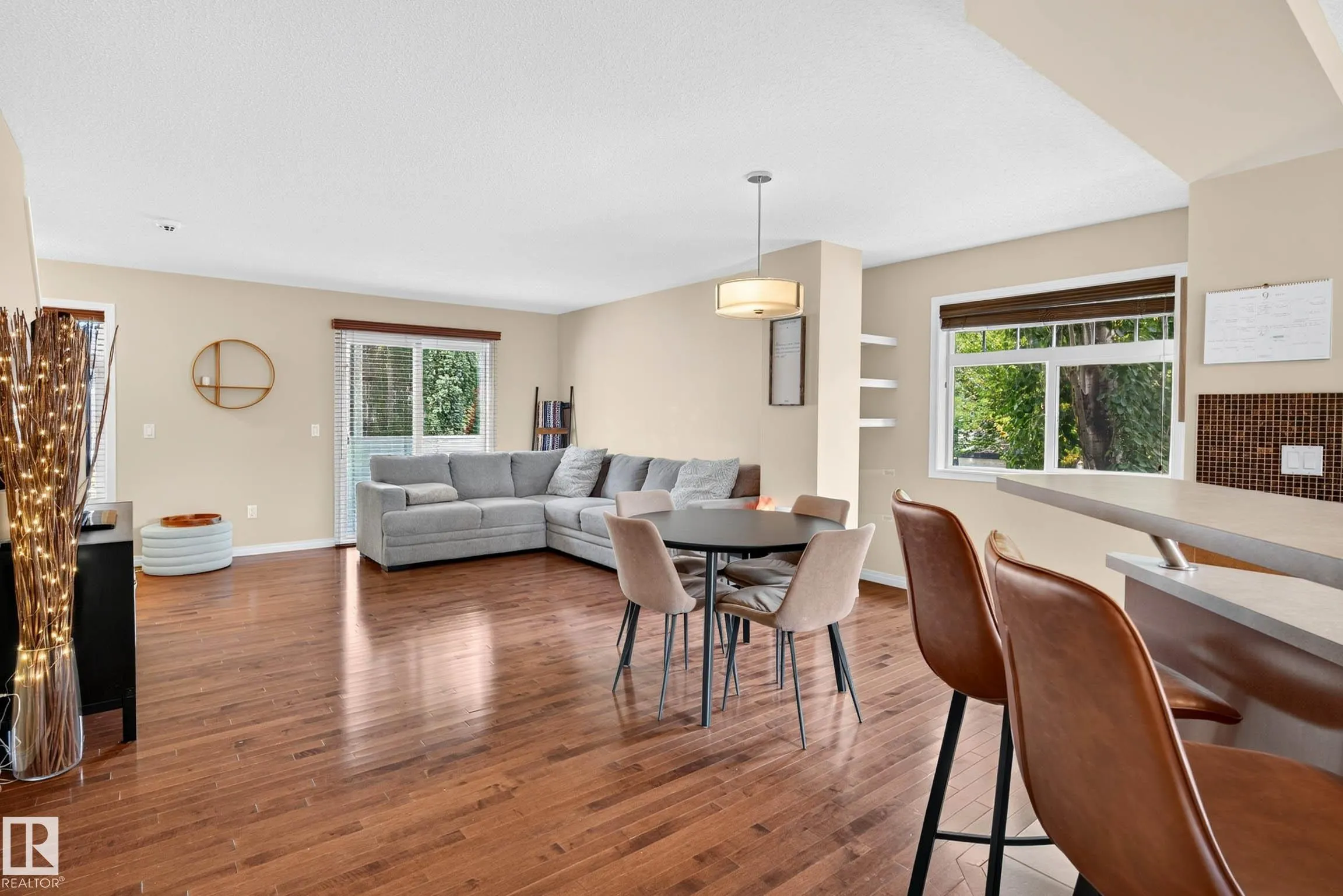 465 HEMINGWAY Road