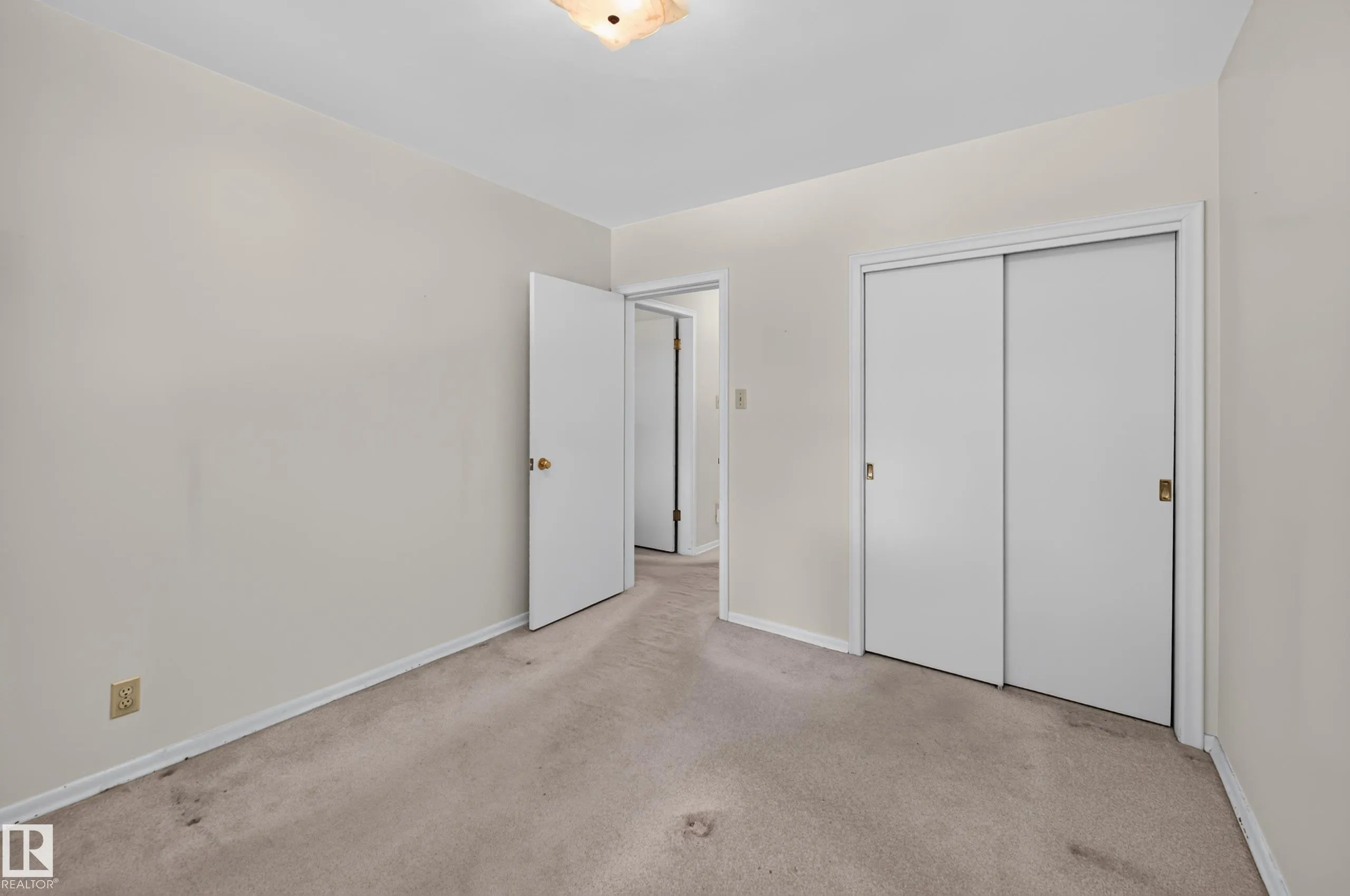 7704 104 Avenue