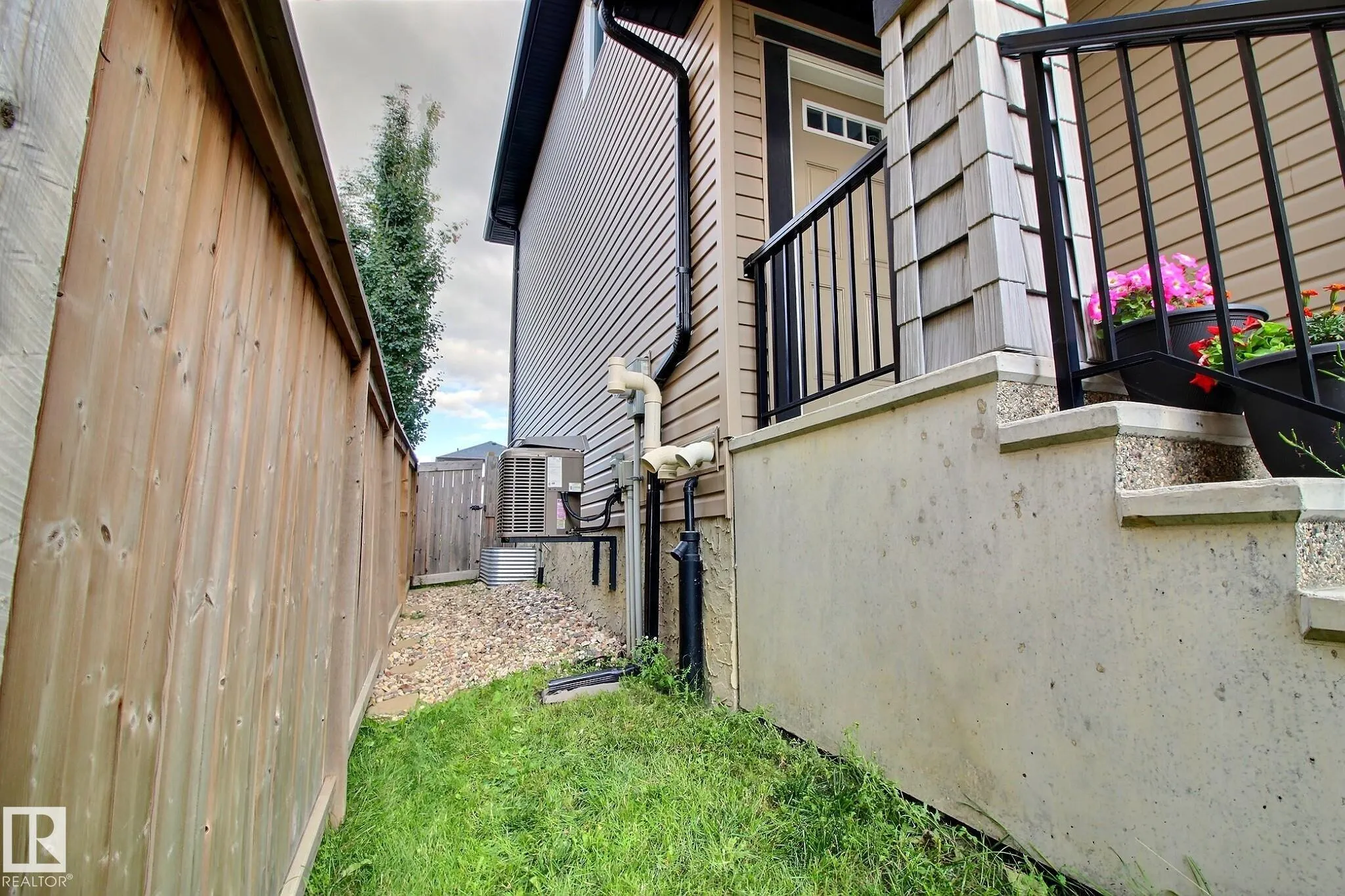 35 HUDSON Cove