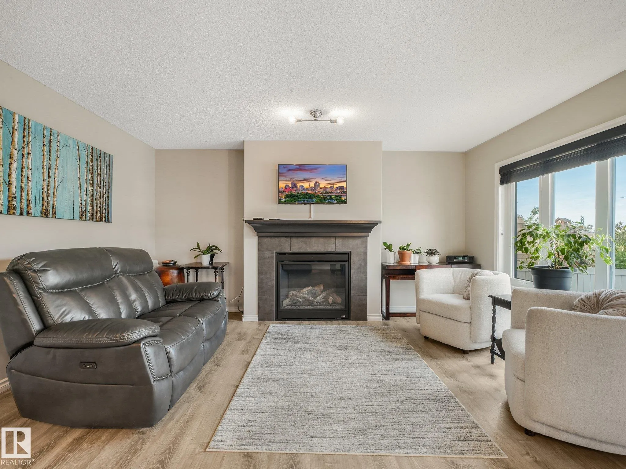 219 SILVERSTONE Crescent