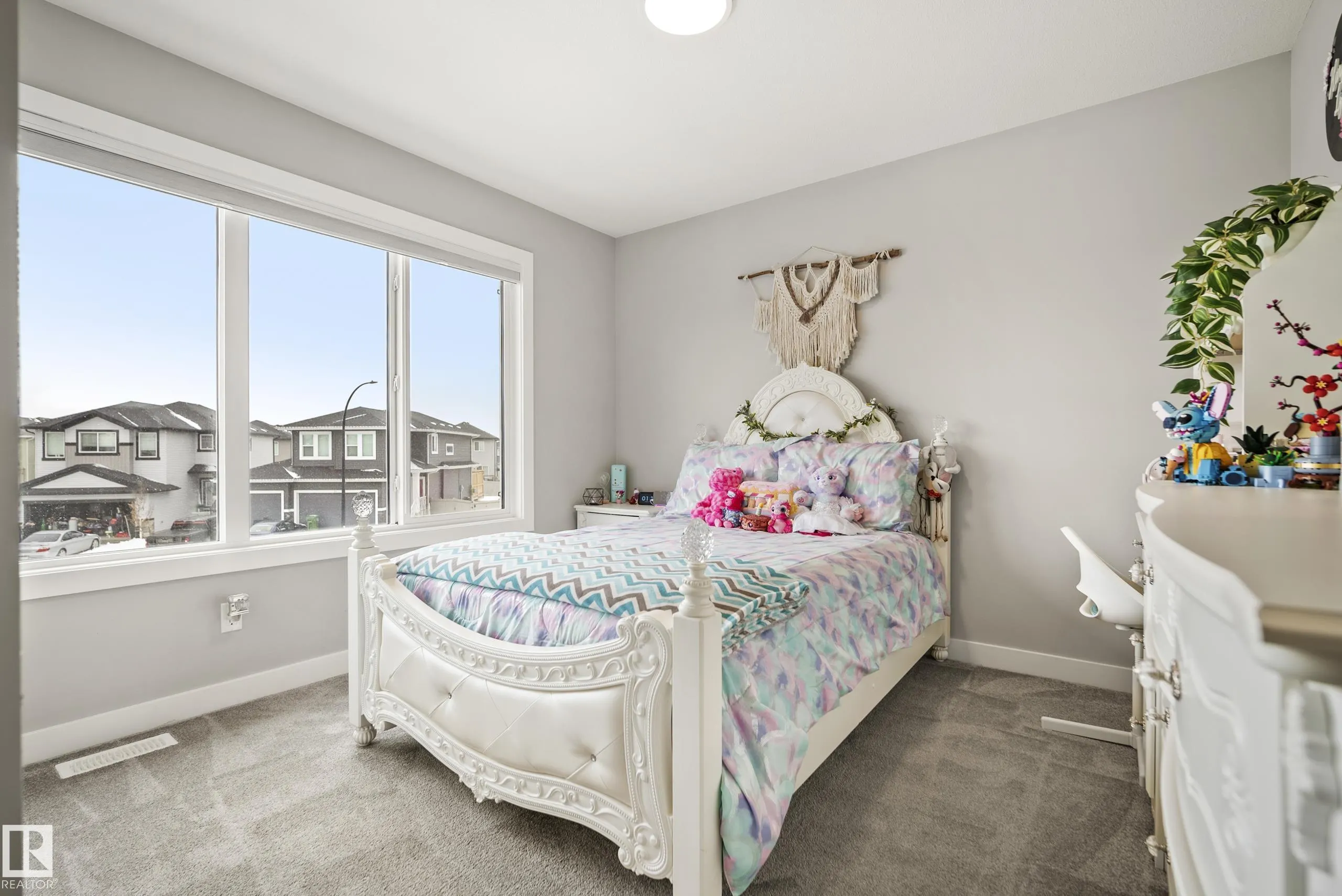20 ROBERTS Close