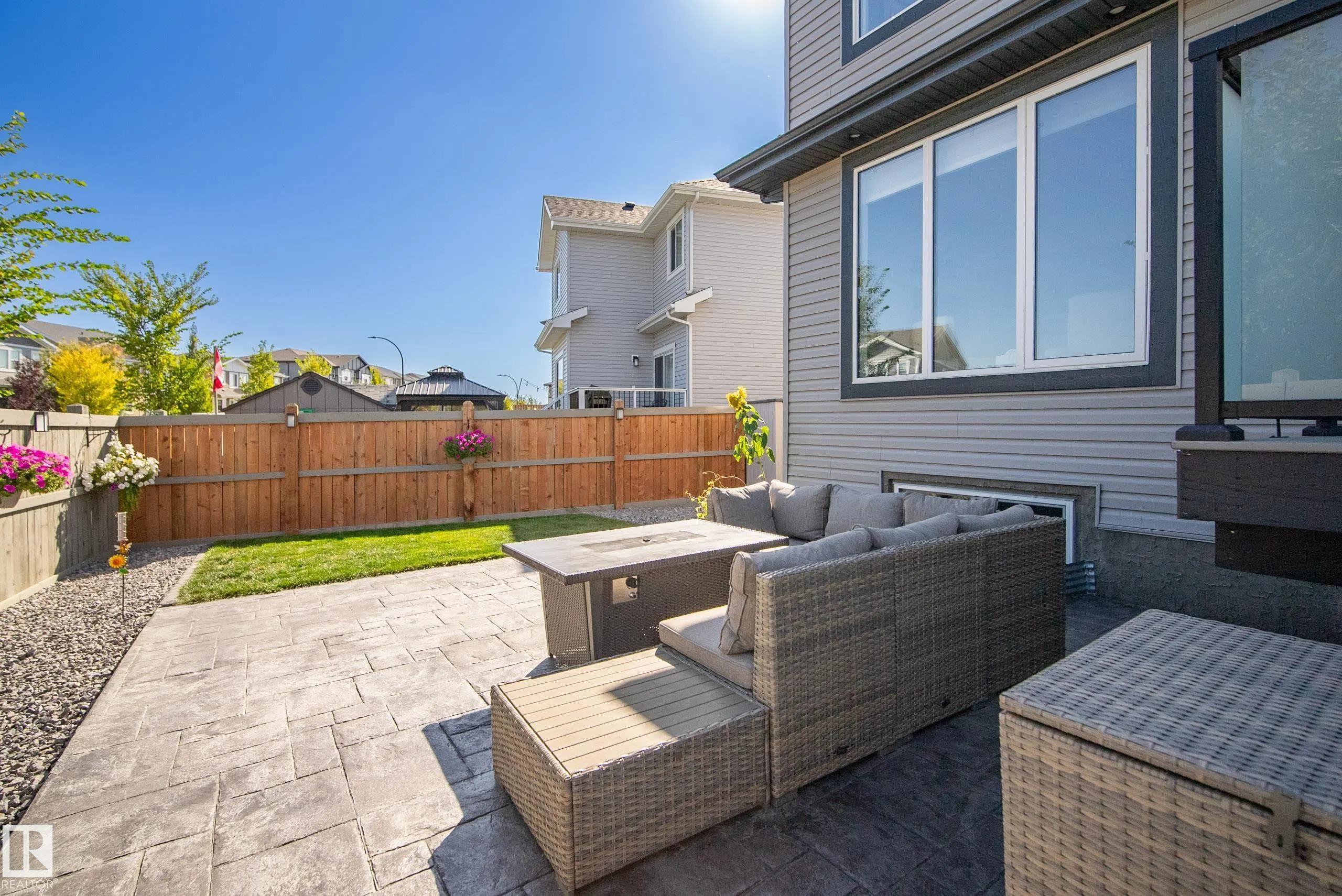 20 ROBERTS Close