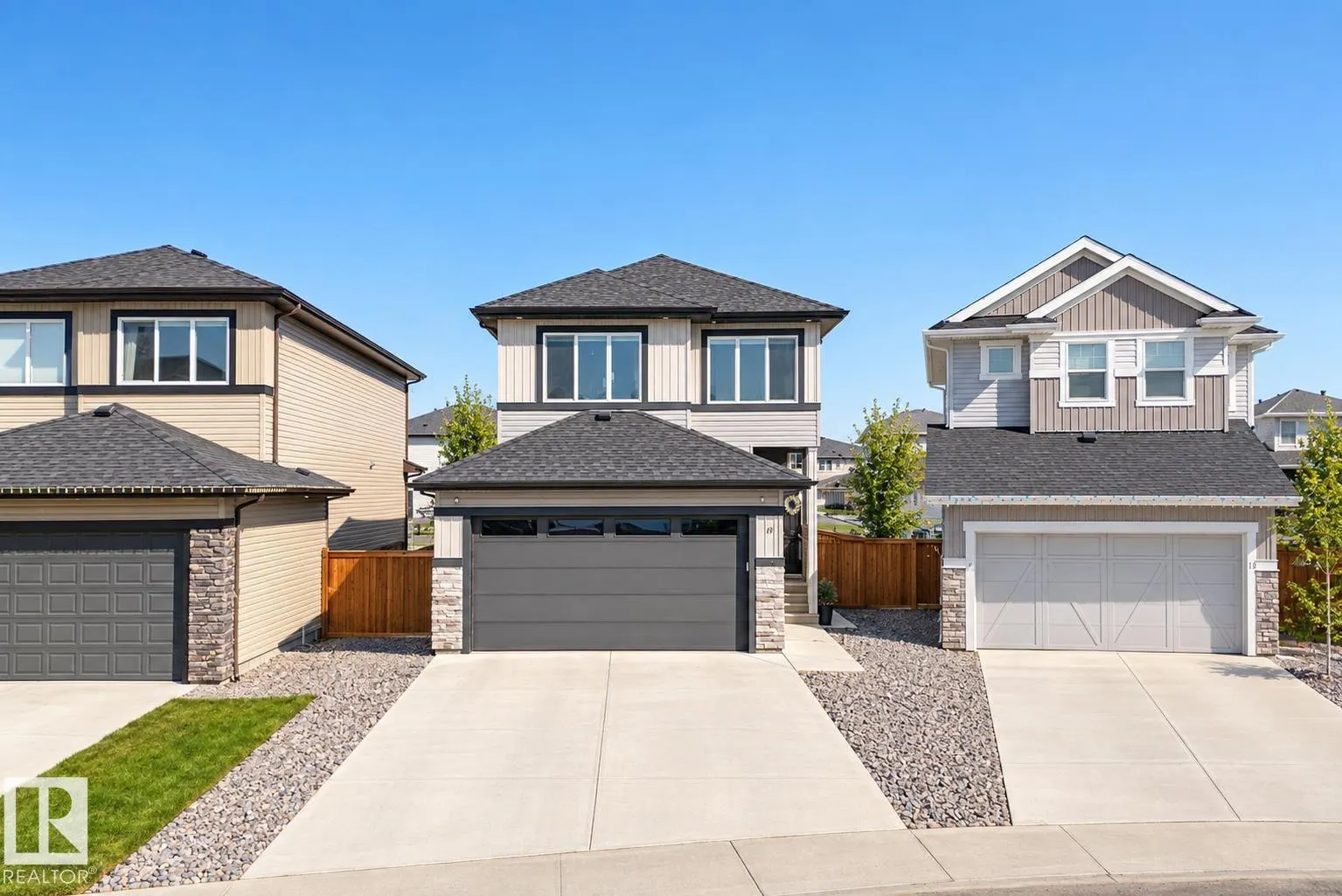 20 ROBERTS Close