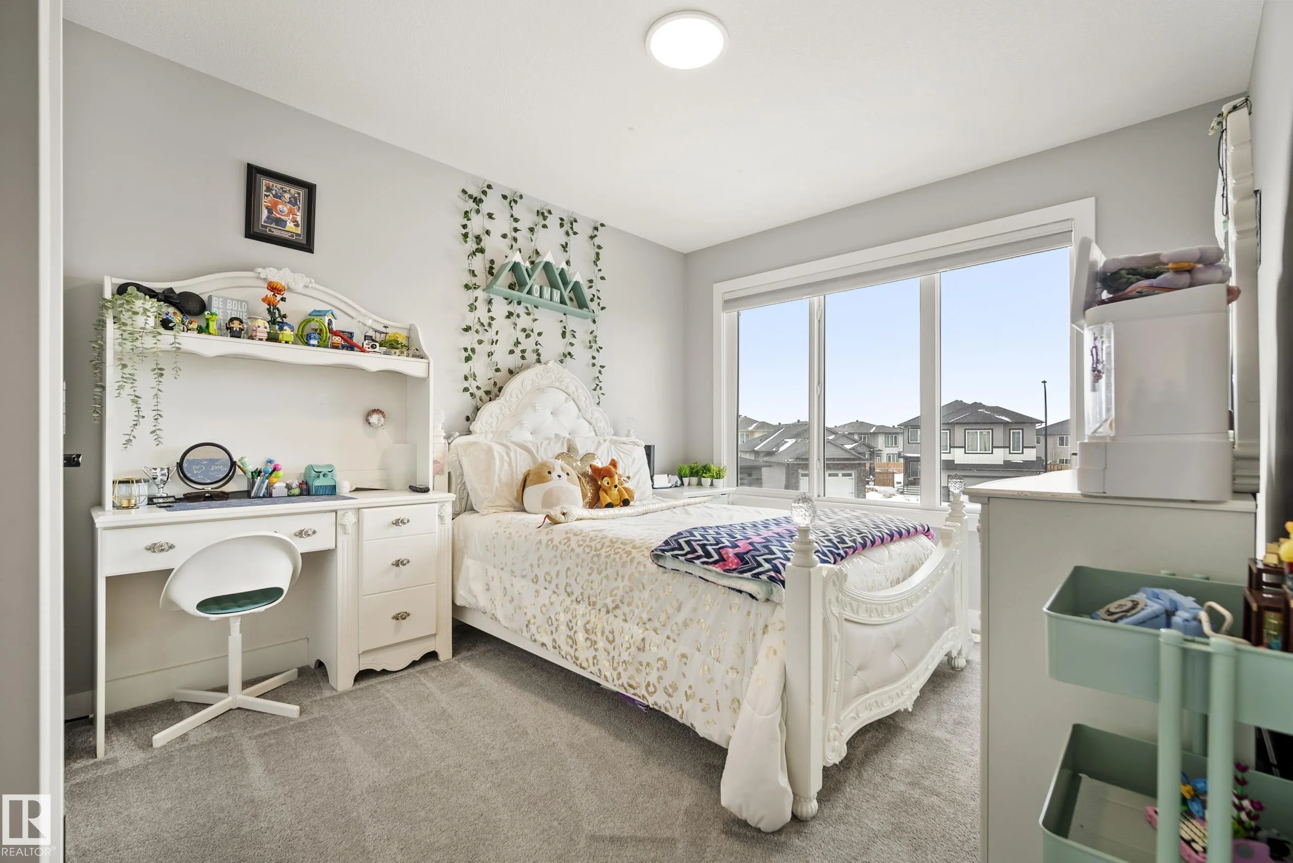 20 ROBERTS Close